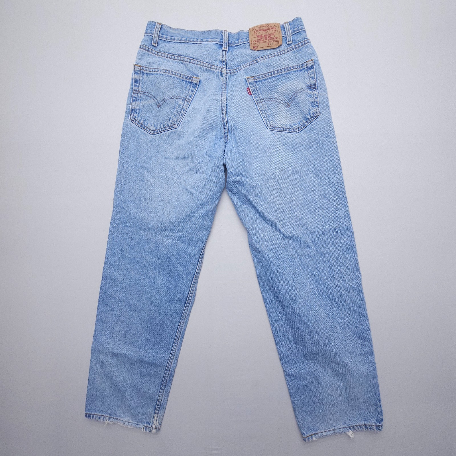 Vintage Levi\'s 550 Relaxed Tapered Jeans Mens 34 x 30 Canada Denim Rigid Y2K