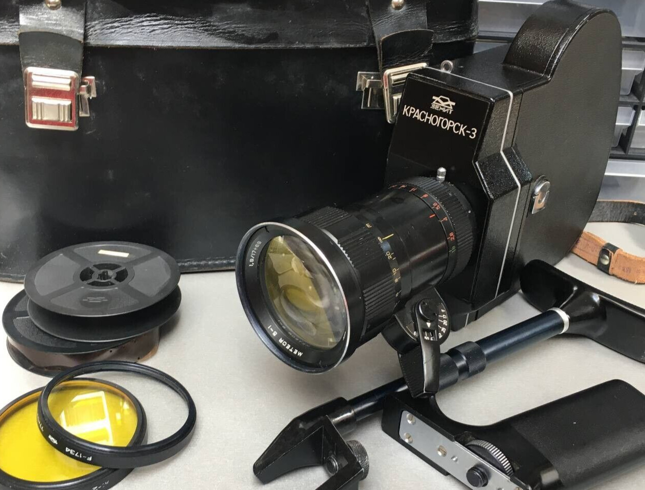 Krasnogorsk-3 16mm Vintage Movie Camera+Soviet Lens Meteor 5-1, 17-69mm f1.9💙💛