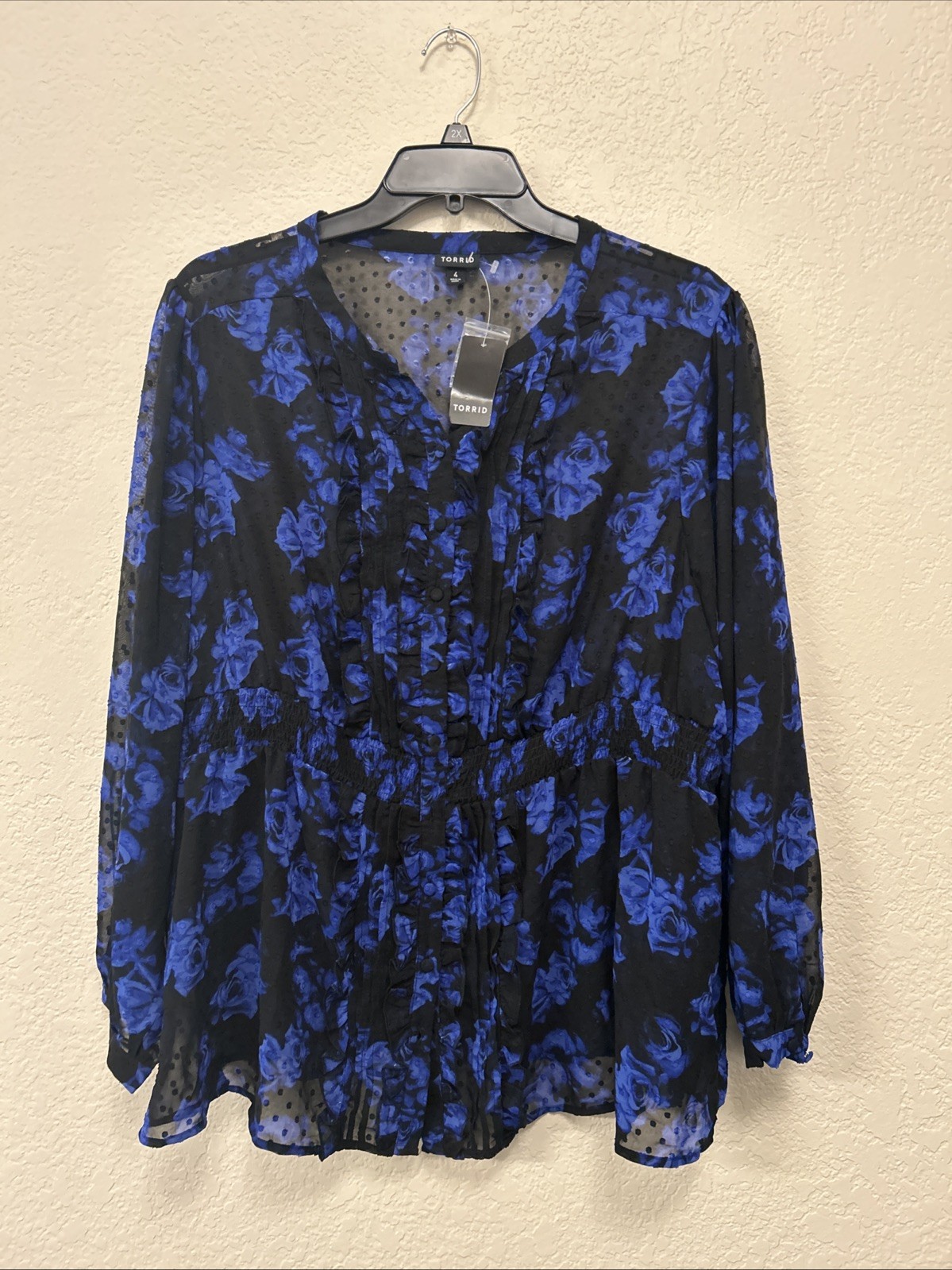 Torrid Blue Floral Woman’s Blouse Size 4 NWT