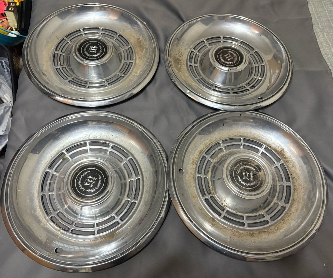 1977 1978 1979 1980 1981 1982 1983 Mercury Cougar Hub Cap (4) 1977 1978 1979 1980 1981 1982 1983 Mercury Cougar Hub Cap (4)
