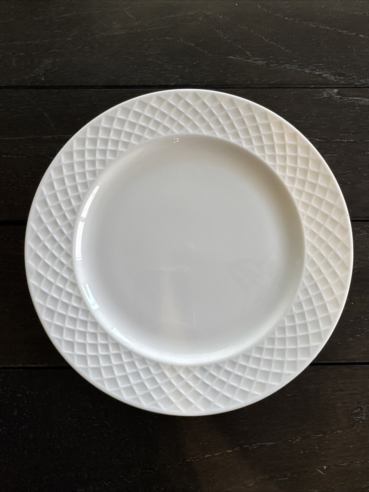 Mikasa TRELLIS  White Lattice Pattern BONE CHINA Salad Plates 9”
