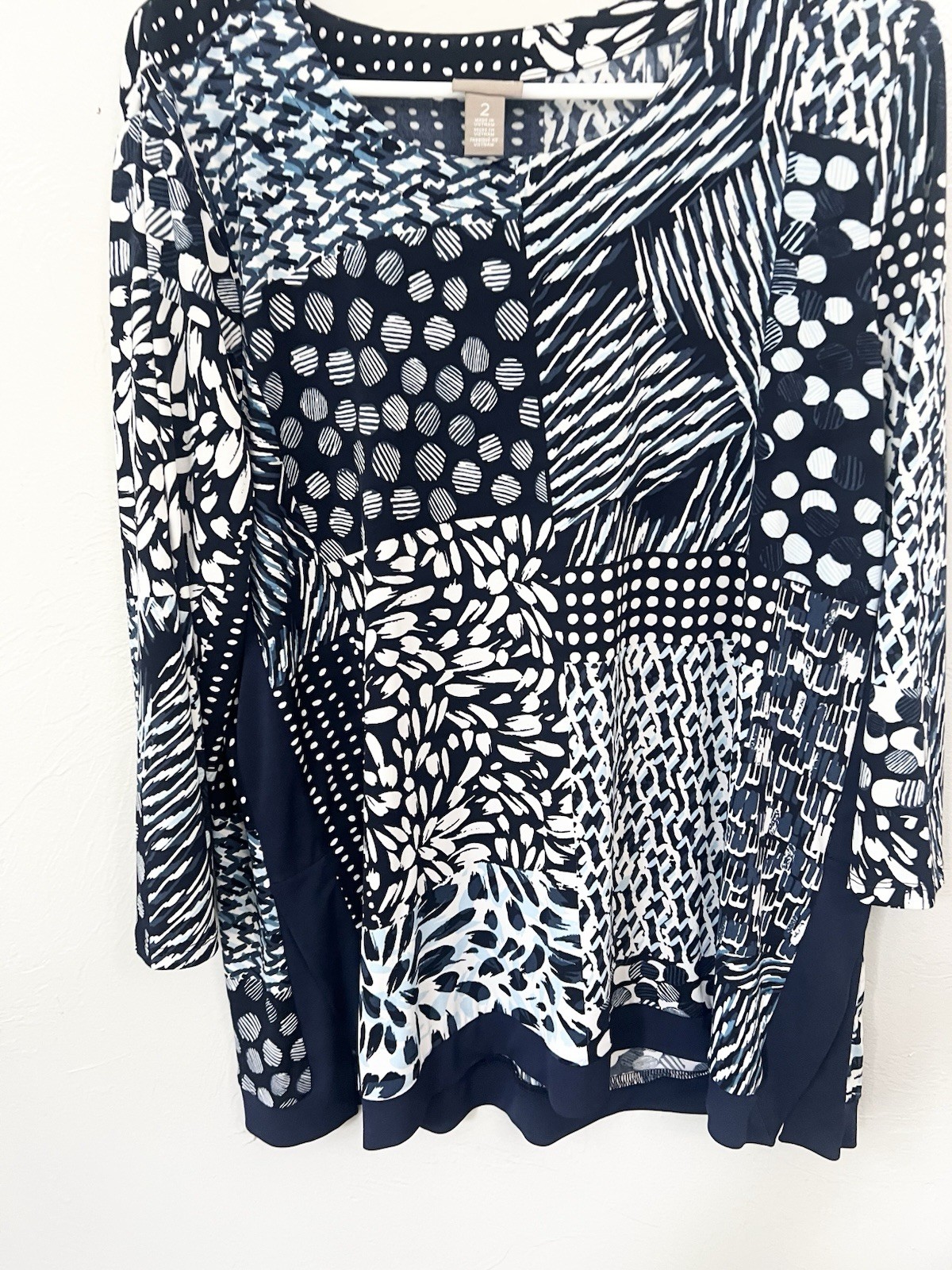 Chico’s Travelers Slinky Shirt Floral Tunic Top Navy White Size 2 Large Boxy