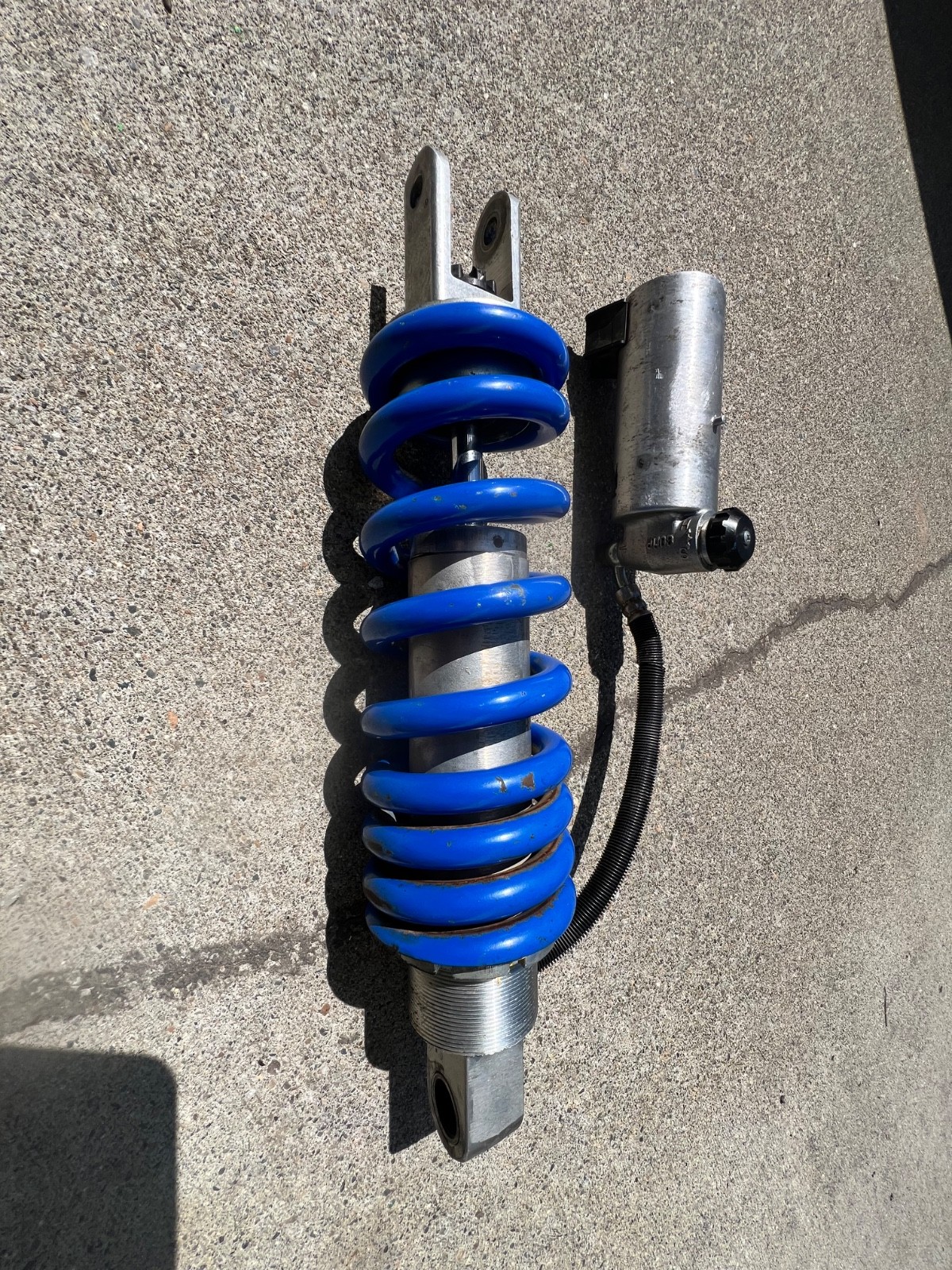 1985 1986 Honda ATC 350X Rear Shock oem 1985 1986 Honda ATC 350X Rear Shock oem