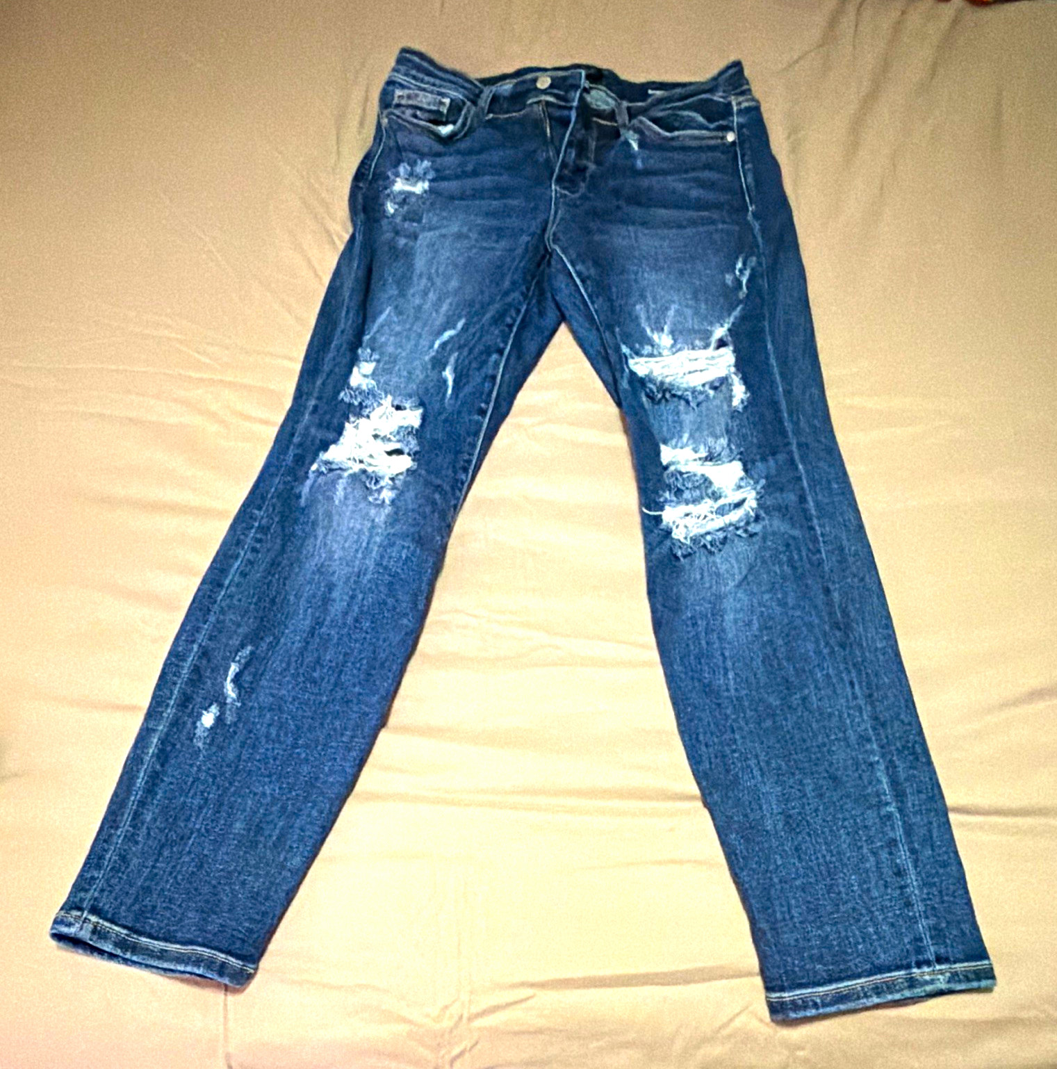 Judy Blue Women’s Boyfriend Fit Medium Wash Distressed Stretch Jeans Size 11/30