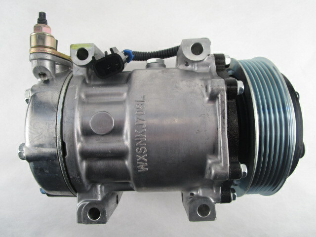 New A/C Compressor SD7H15 QP7H15 types 4803 International pn 3627952C2 New A/C Compressor SD7H15 QP7H15 types 4803 International pn 3627952C2