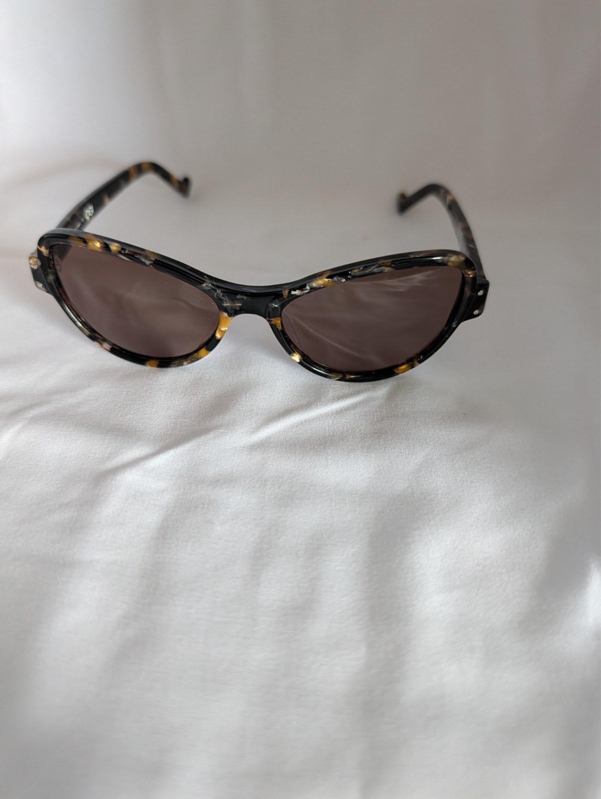 OGI 8048/1211 Sunglasses OGI 8048/1211 Sunglasses