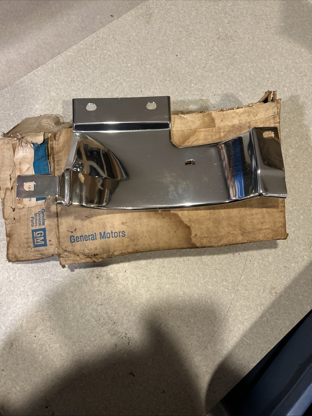 NOS 1973 1974 Chevy Nova RH Pass Lower Molding Filler Chrome 3998896 Chevrolet NOS 1973 1974 Chevy Nova RH Pass Lower Molding Filler Chrome 3998896 Chevrolet