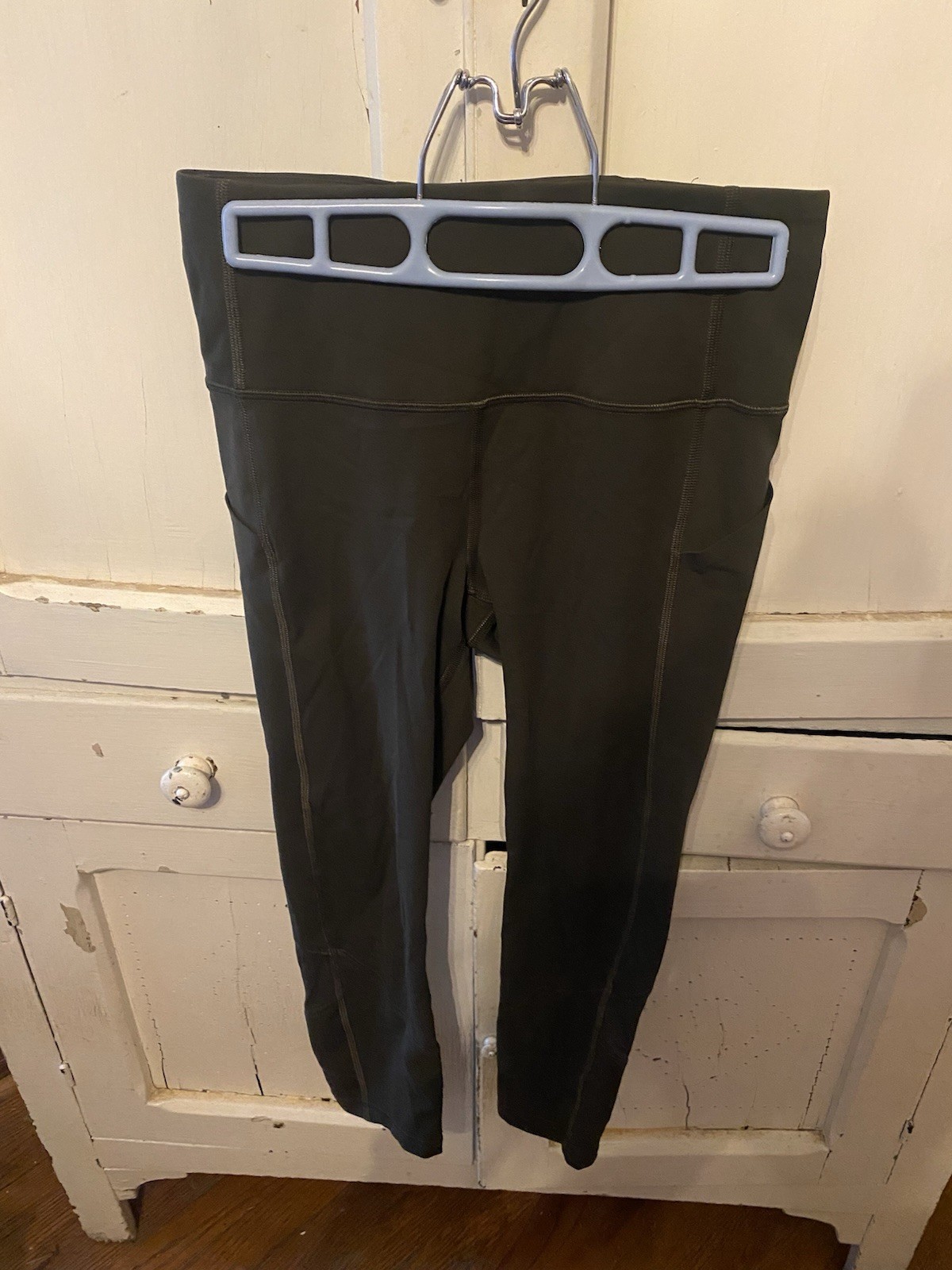 Lululemon Women’s Leggings Size 4 Dark Olive Ankle Length Side Pockets Yoga