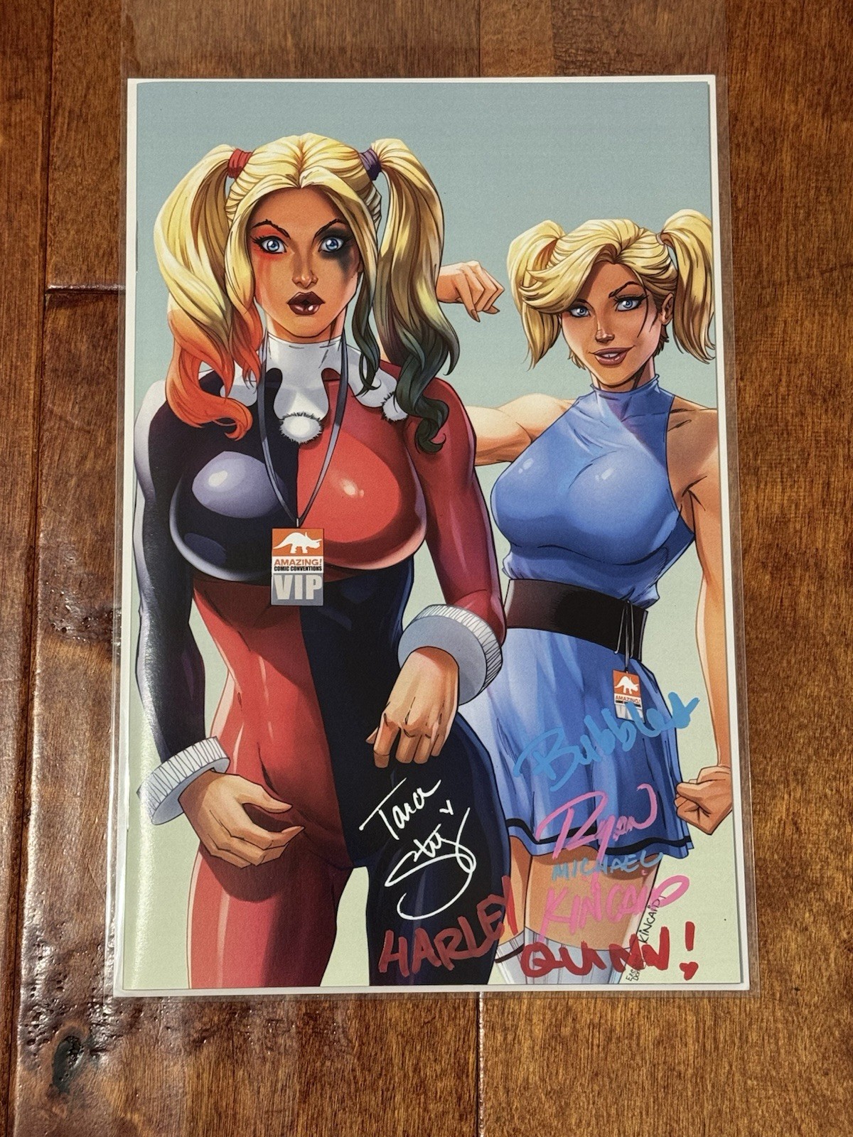 CON ARTISTS #2 signed Ryan Kinkaid & Tara Strong Harley Quinn Bubbles Actor
