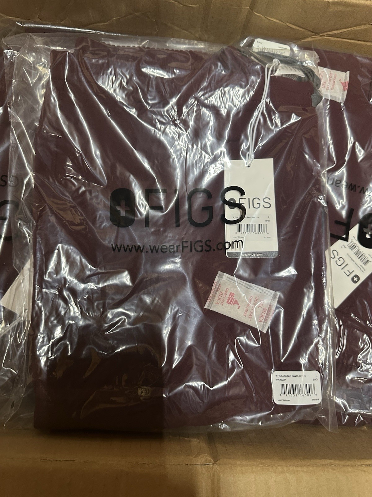 5 Pack Figs Large Petite Burgundy Yola Scrub Pants NWT Retails For $260 5 Pack Figs Large Petite Burgundy Yola Scrub Pants NWT Retails For $260