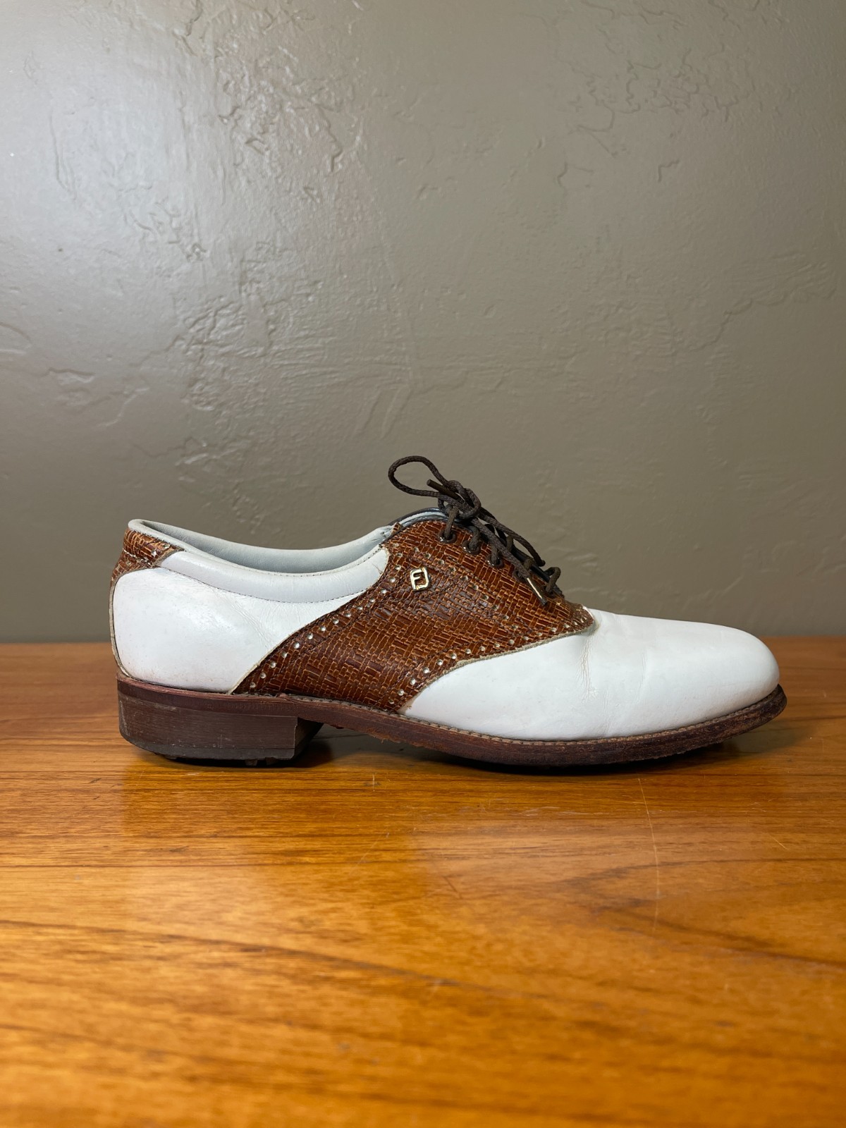 VTG Footjoy Classics Golf Shoes Mens 8.5 Saddle White Leather Weave USA Made 80s
