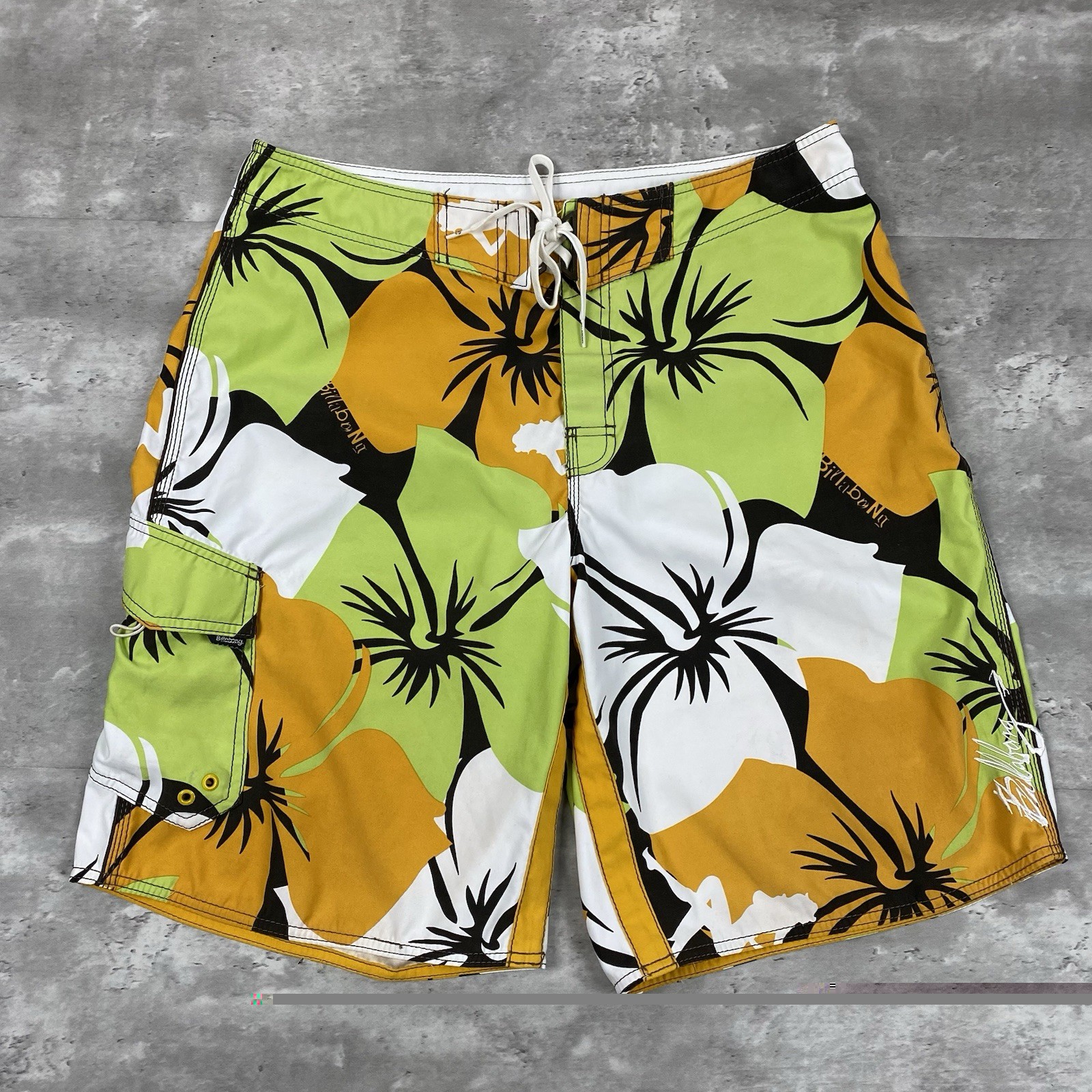 vintage BILLABONG boardshorts 36 Y2K surf swim floral female silhouette vintage BILLABONG boardshorts 36 Y2K surf swim floral female silhouette