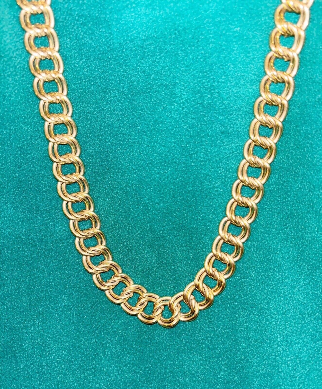 Vintage Trifari Chunky Gold Tone Heavy Chain 28” Vintage Trifari Chunky Gold Tone Heavy Chain 28”