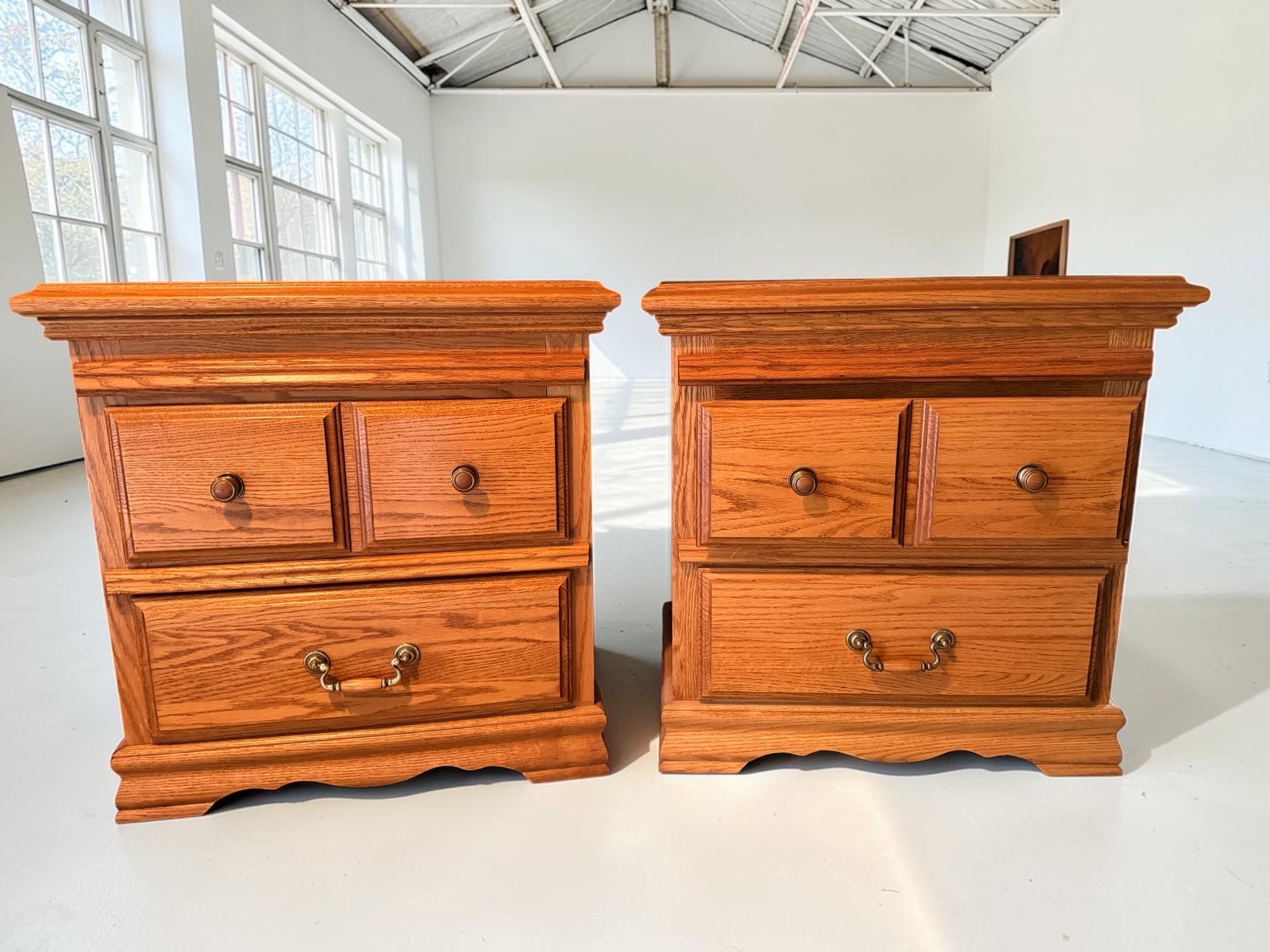 MINT American Heritage Solid Wood Nightstand Pair MINT American Heritage Solid Wood Nightstand Pair