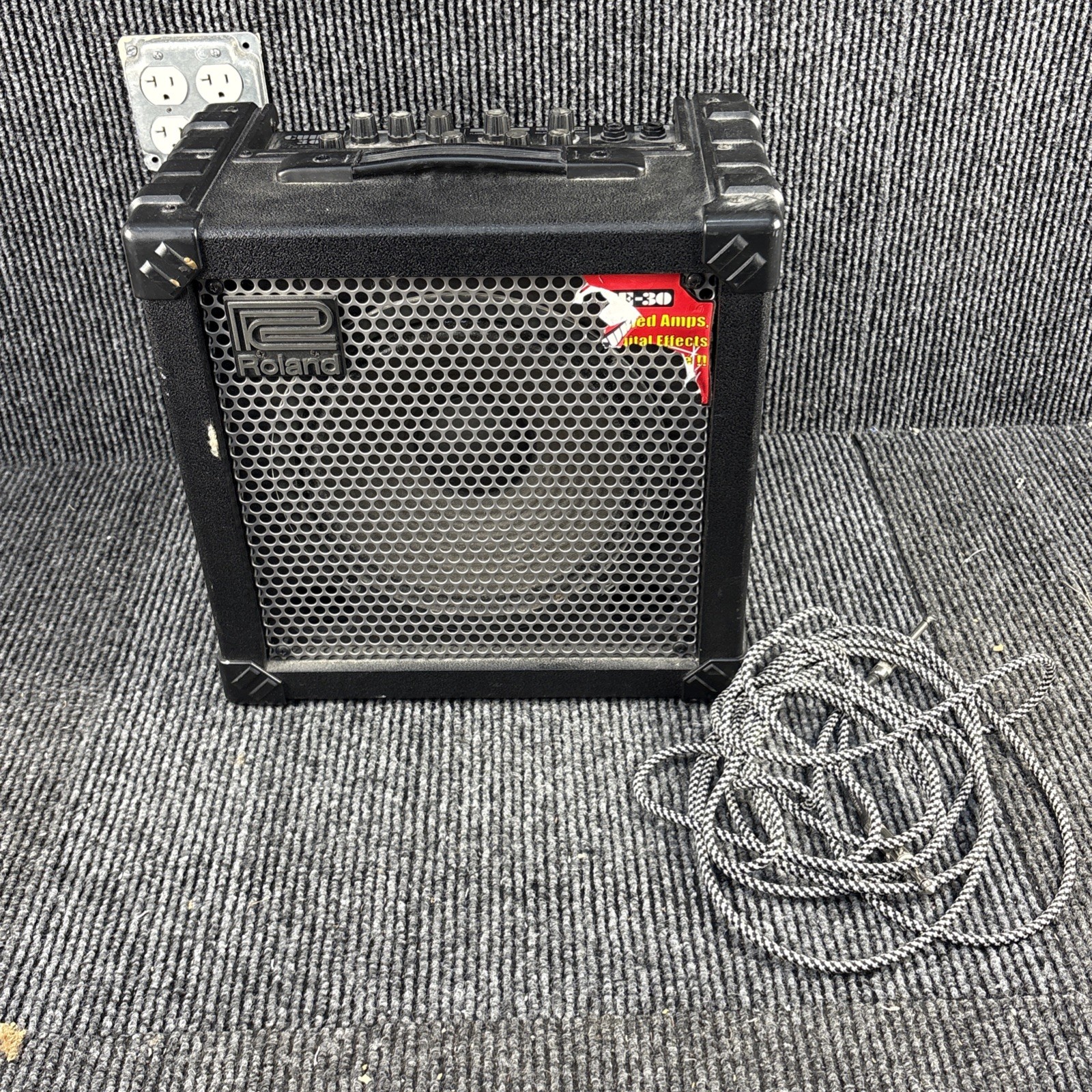 Roland Cube 30x 10 inch 30 Watt Combo Guitar Amplifier w/ Effects & Models E1