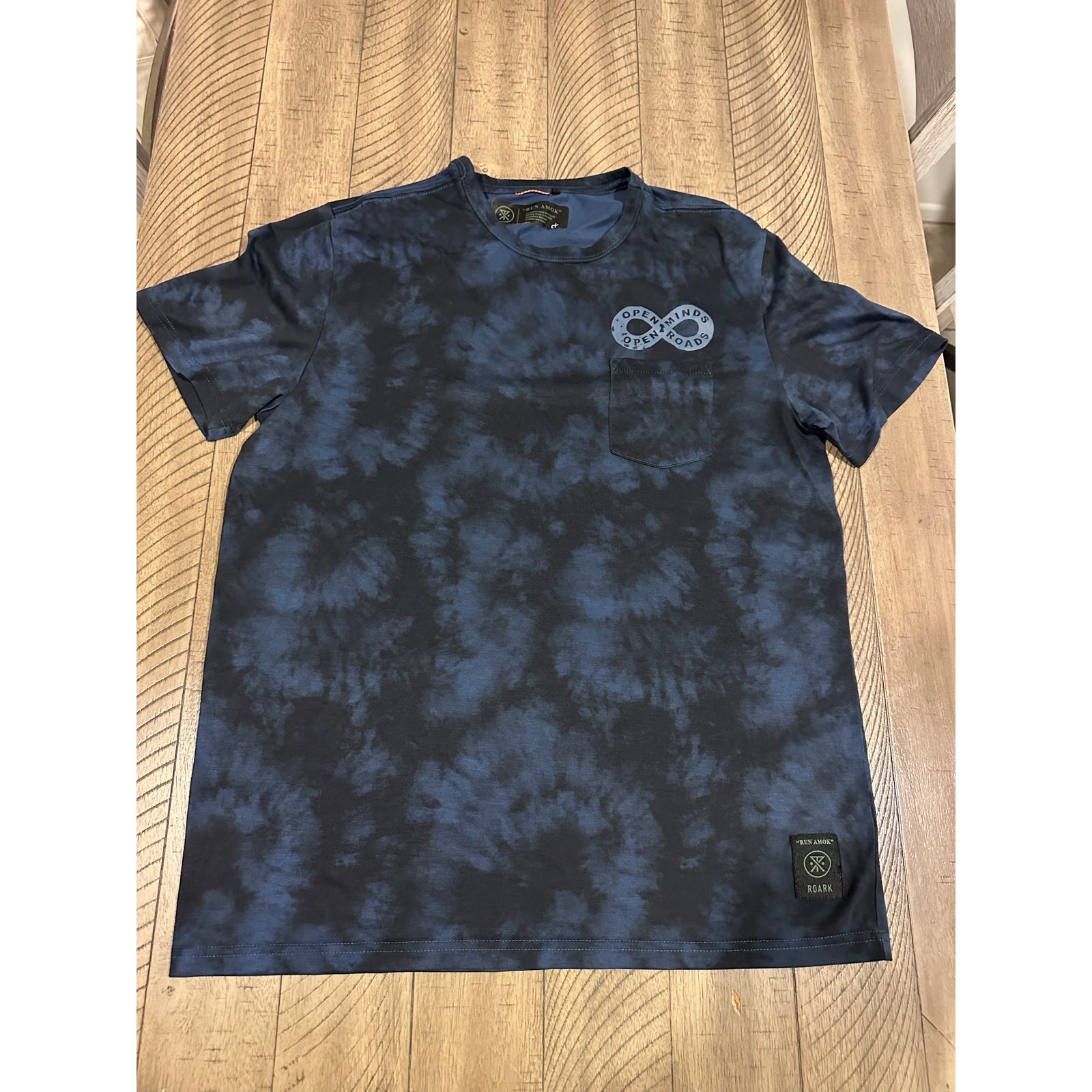 Roark Run Amok Mens Tie Dye Pocket T-Shirt Drirelease Graphic Navy Blue SZ Large
