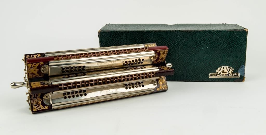 VINTAGE HOHNER SEXTET TREMOLO HARMONICA SUPER NICE N ORIGINAL BOX 