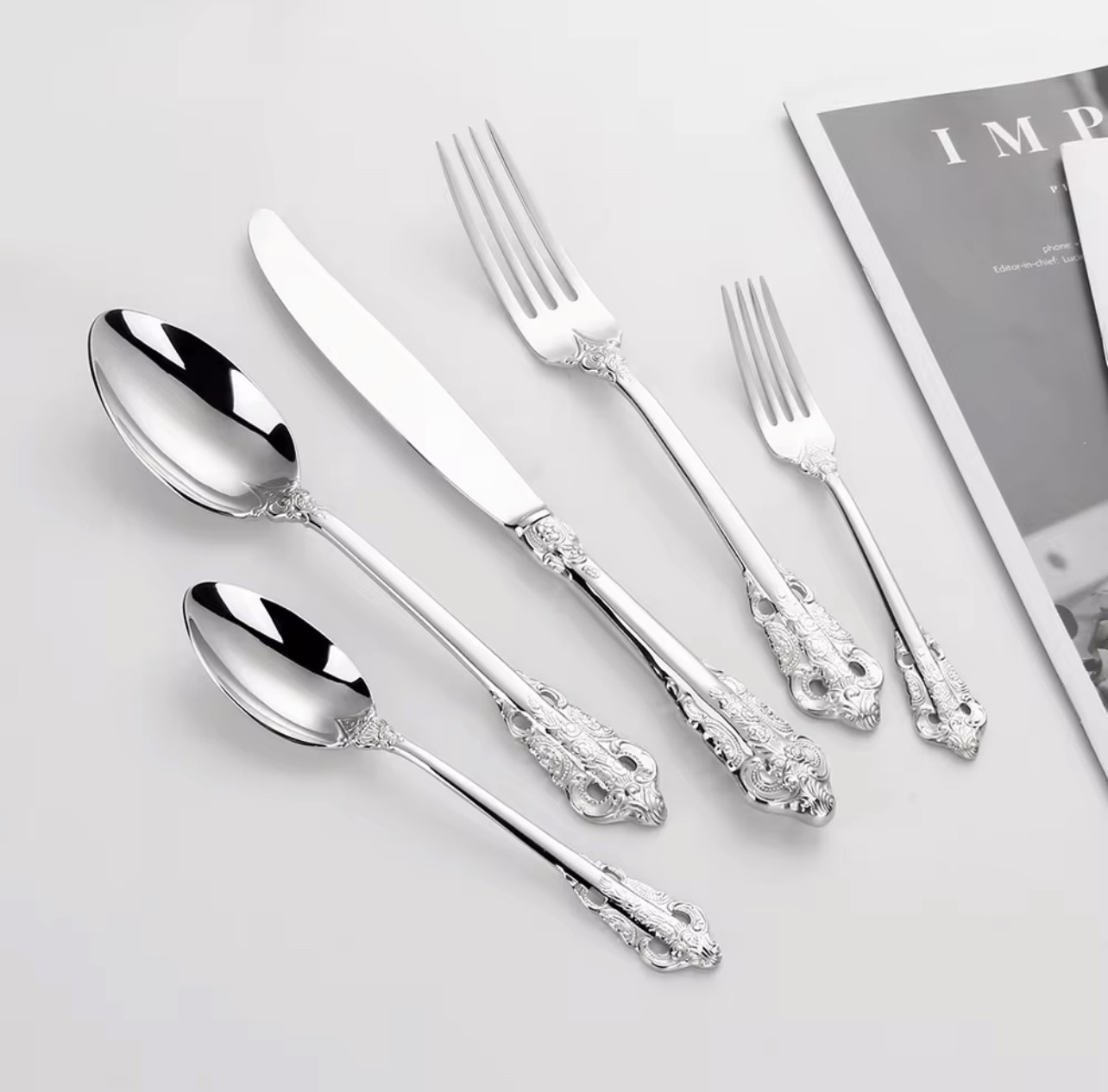 Luxury Royal 20-Piece Silver Flatware Set, 18/10 Stainless Steel. (Silver) Luxury Royal 20-Piece Silver Flatware Set, 18/10 Stainless Steel. (Silver)