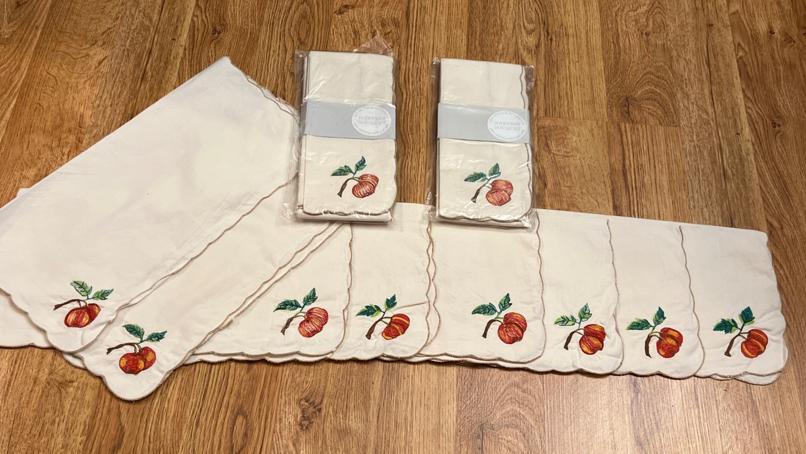 Vintage Fall Harvest Bouquet Placemats (8) & Napkins (2) Sets of 4 Embroidered Vintage Fall Harvest Bouquet Placemats (8) & Napkins (2) Sets of 4 Embroidered