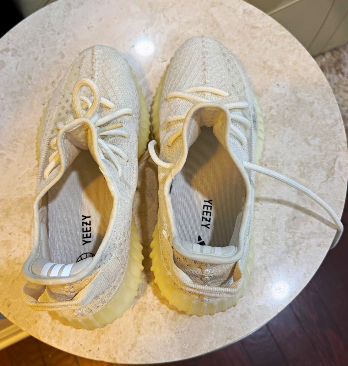 adidas Yeezy Boost 350 V2 Cream White/Triple White Primeknit Low Top CP9366 adidas Yeezy Boost 350 V2 Cream White/Triple White Primeknit Low Top CP9366