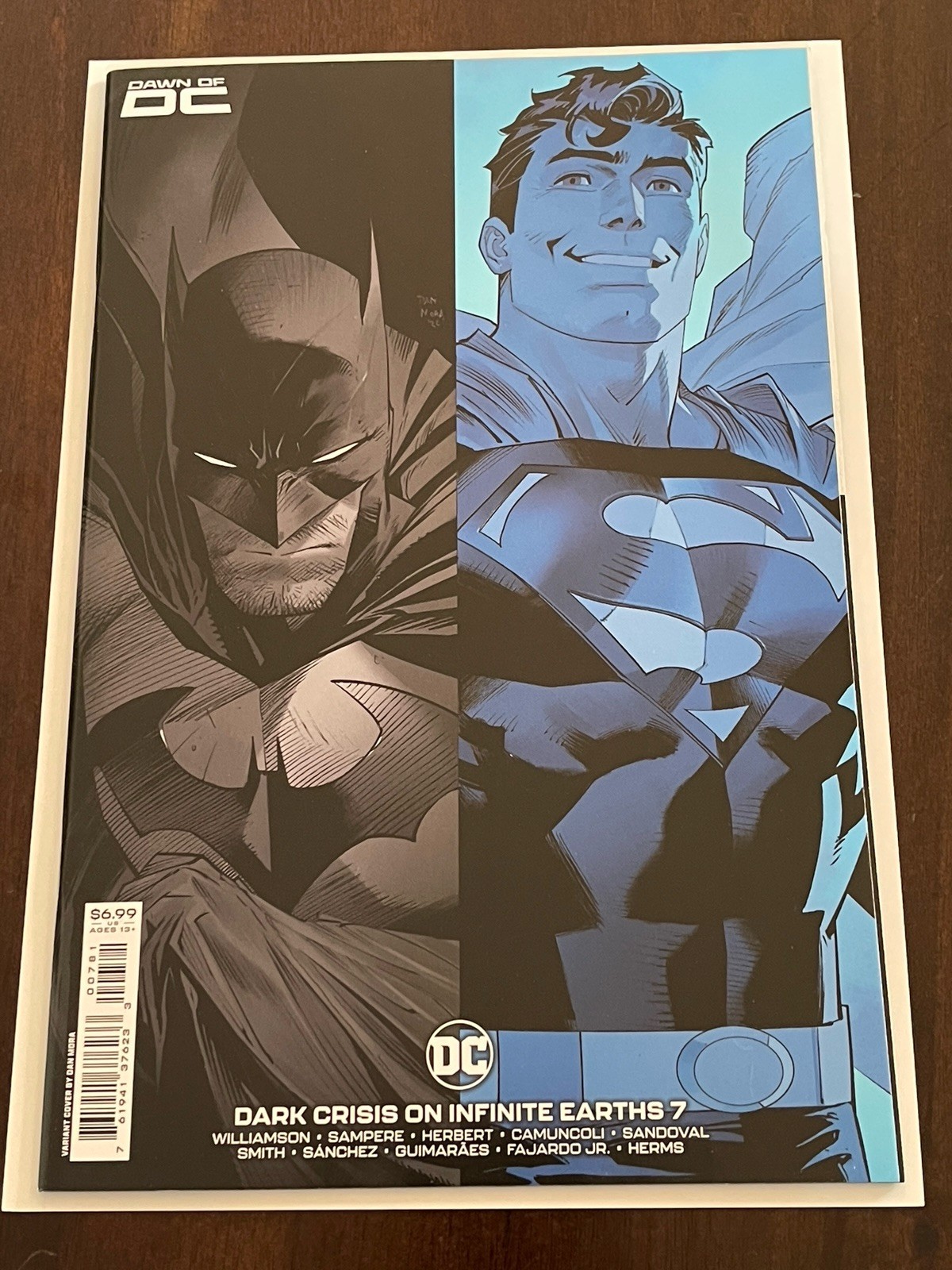 Dark Crisis on Infinite Earths #7 Dan Mora Variant- NM+ HTF