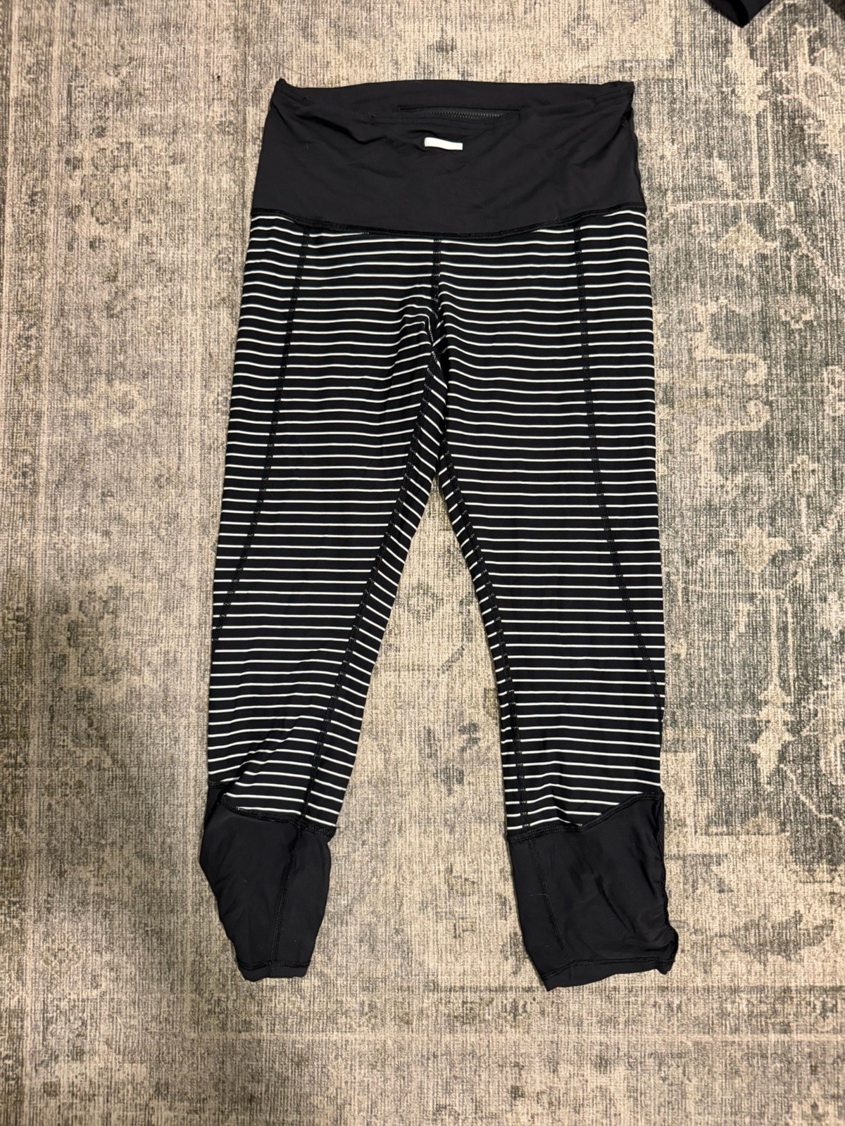 Lululemon Women\'s Yoga Pants Size 6