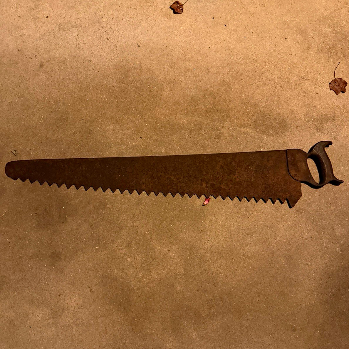 Vintage Rusted Metal Carpenter Saw with Metal Handle, Brown, 1 Piece