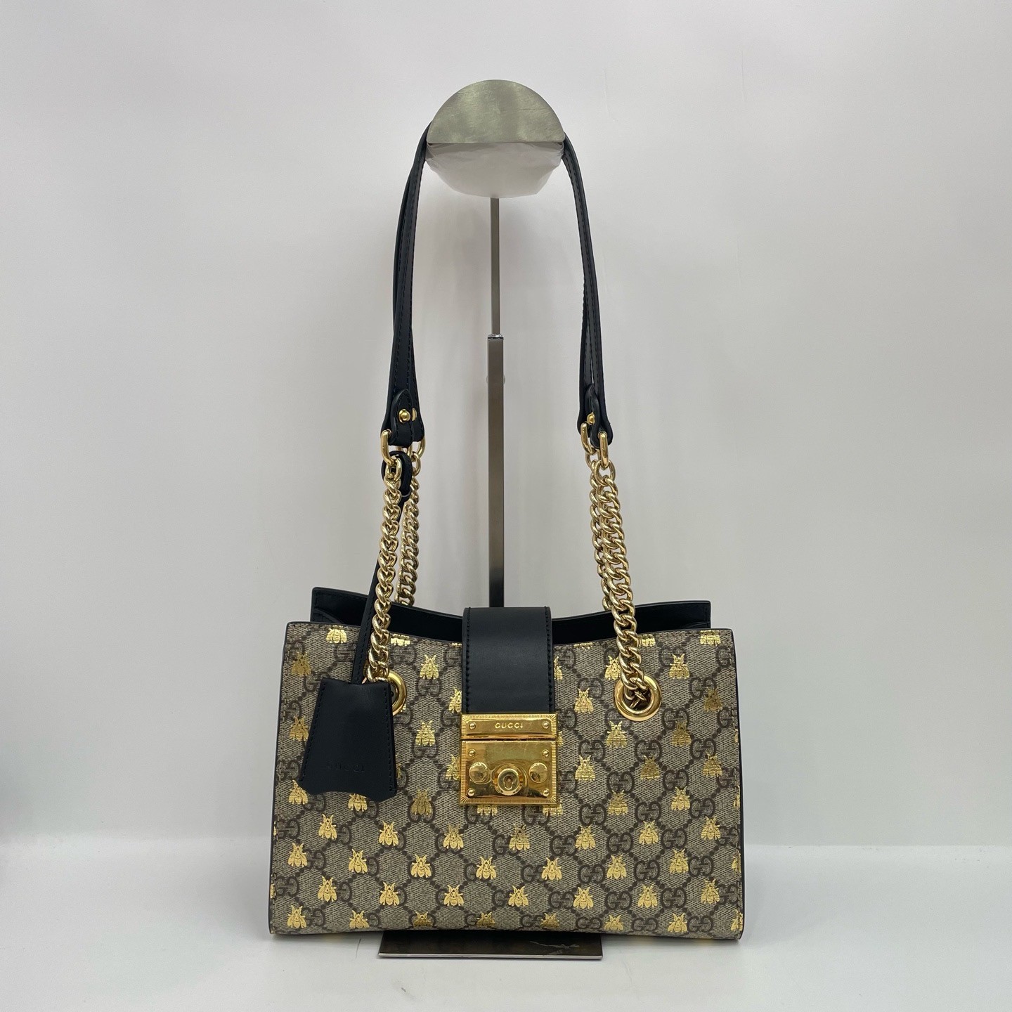 EGA GUCCI Padlock Small Bee GG Supreme Chain Shoulder Bag Beige