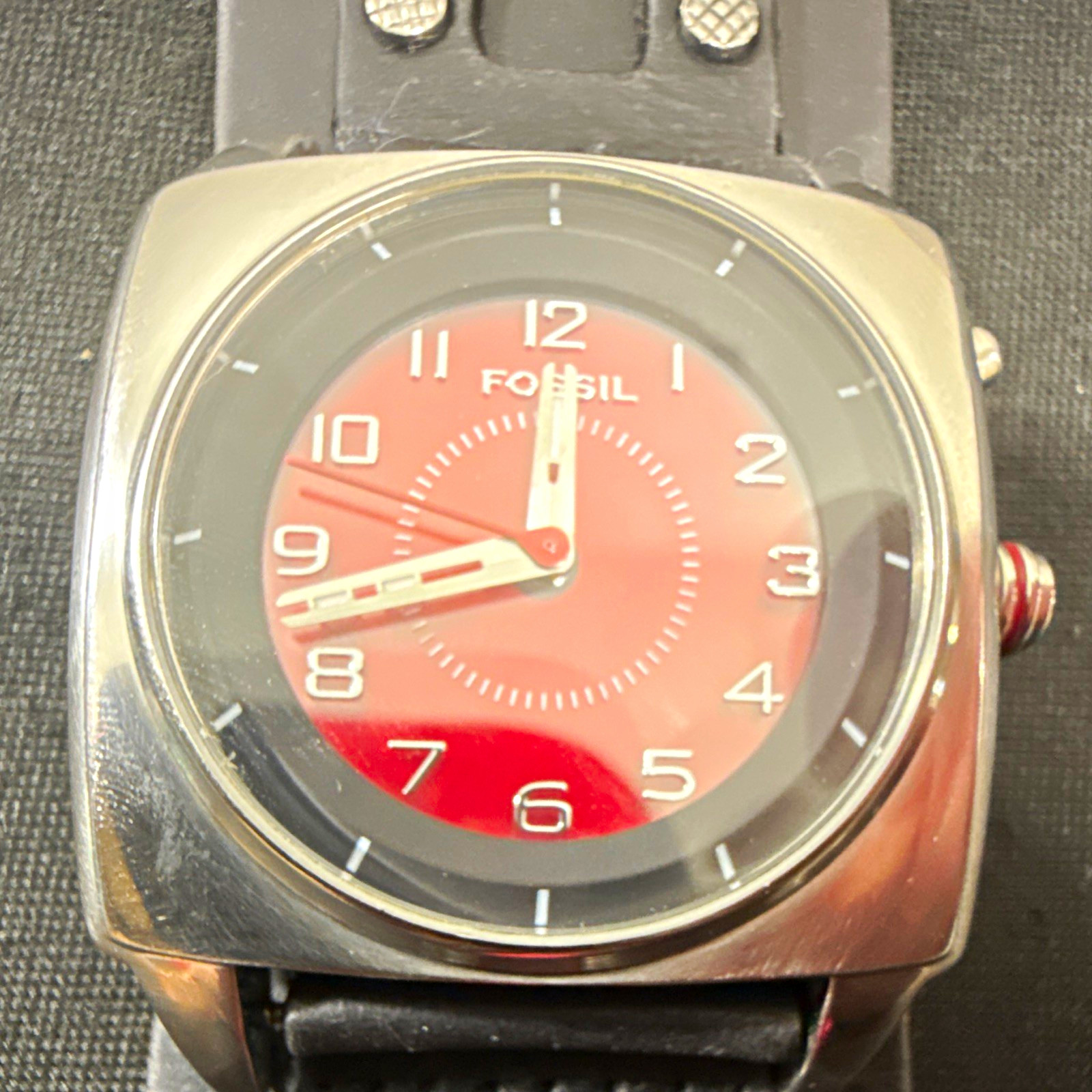 Rare Vintage Y2K/BigTic/Kaleido Mens Fossil BG-2165 Wide Leather Cuff Watch (H8)