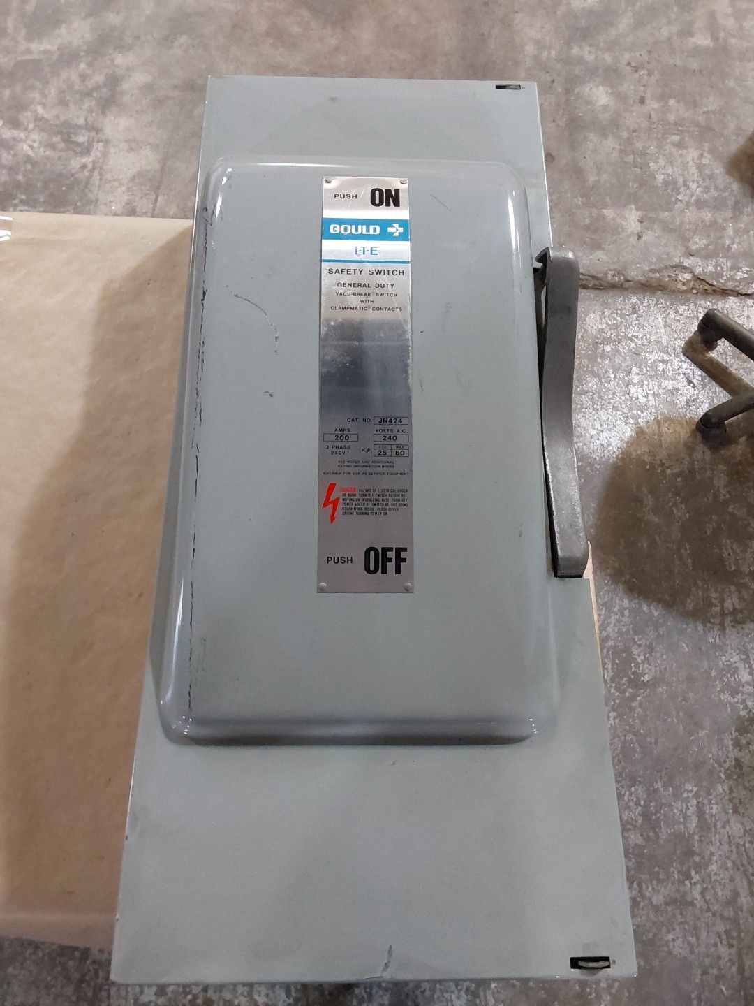 GOULD I-T-E SAFETY SWITCH JN424 200AMP 3PHASE 240V
