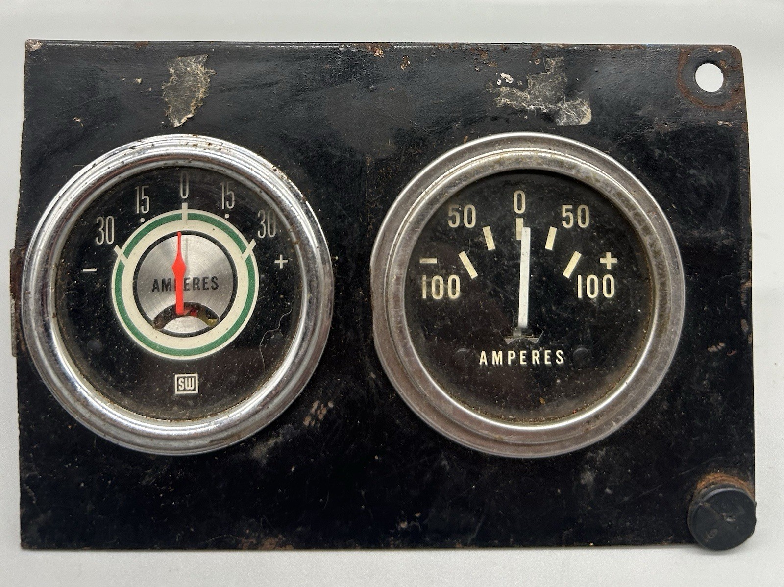 Vintage Stewart Warner Amperes Gauges In Dash Bracket. Untested.
