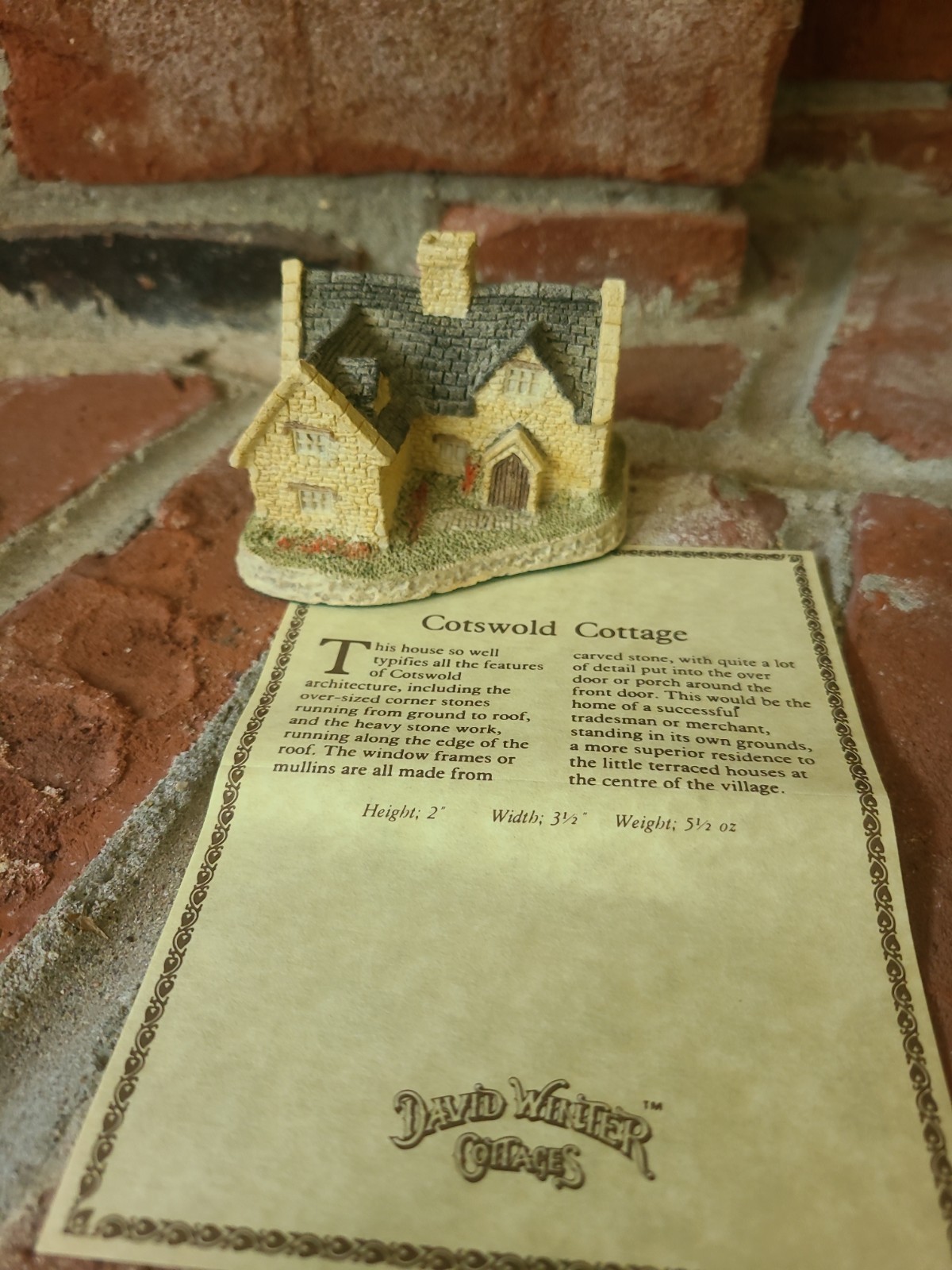 David Winter - Handmade in England - Cotswold Cottage - 1982 David Winter - Handmade in England - Cotswold Cottage - 1982