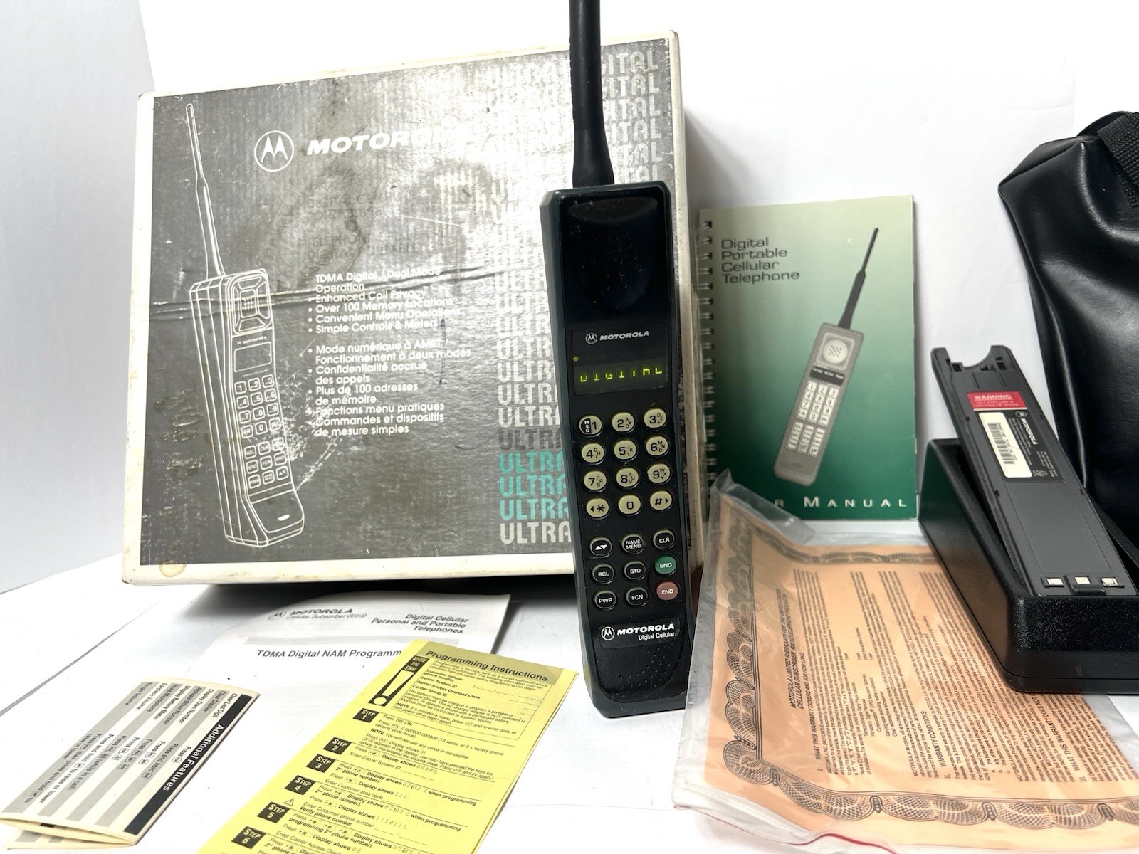 RARE VTG Motorola Ultra Digital Brick Cell Phone Model Complete Box Set