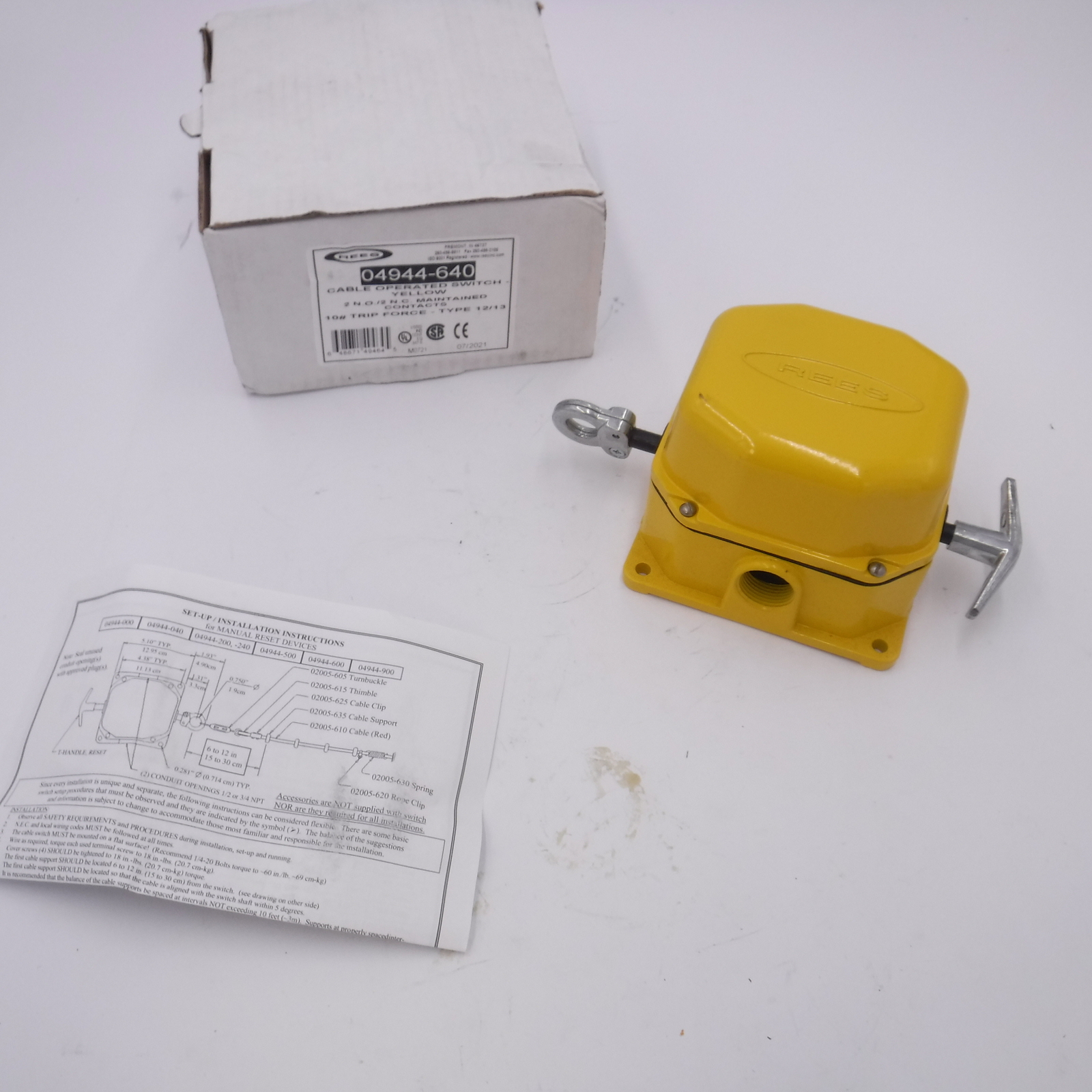 Rees 04944-640 Cable Operated Switch 600VAC 13VDC Yellow 10# Trip Force Type 12/ Rees 04944-640 Cable Operated Switch 600VAC 13VDC Yellow 10# Trip Force Type 12/