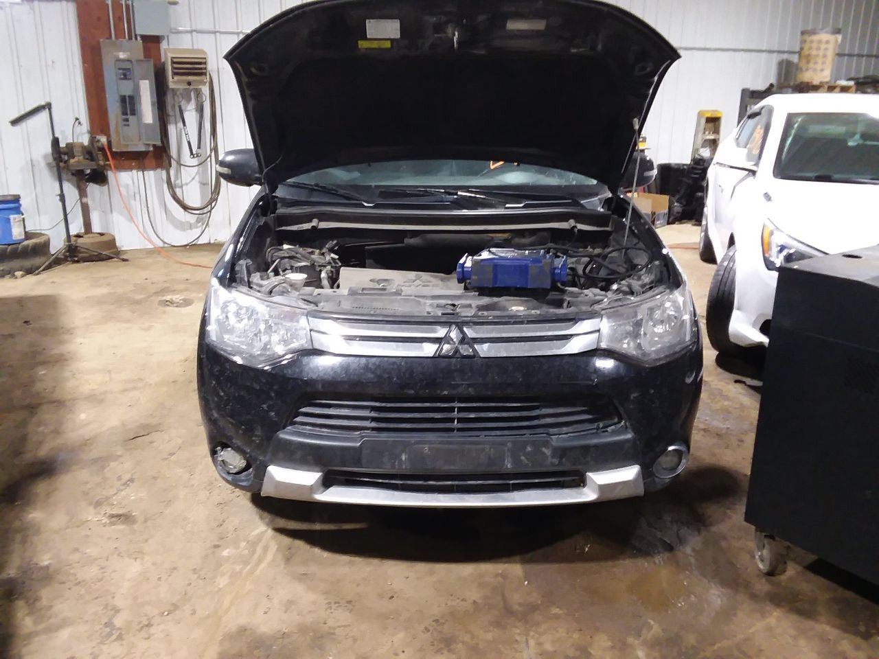 Hood Fits 15-21 OUTLANDER 2130727