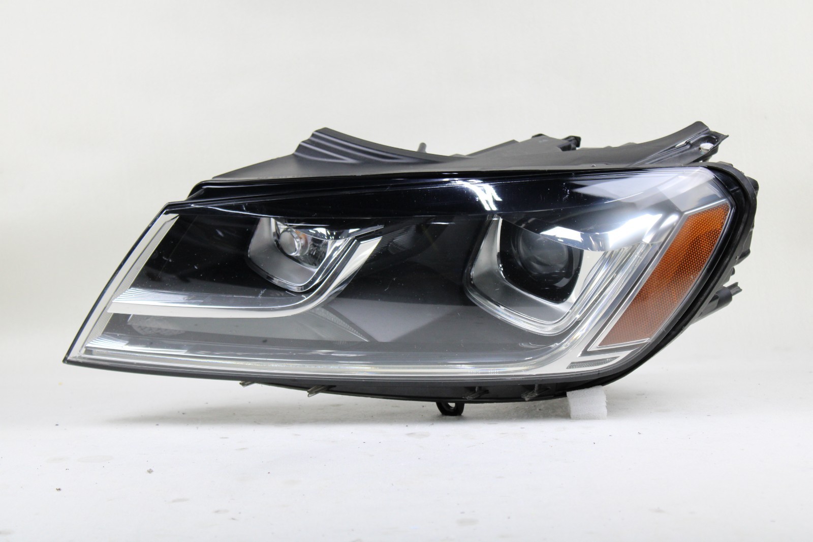 Nice 2015 - 2018 Volkswagen Touareg Left Driver Xenon HID AFSHeadlight OEM Nice 2015 - 2018 Volkswagen Touareg Left Driver Xenon HID AFSHeadlight OEM