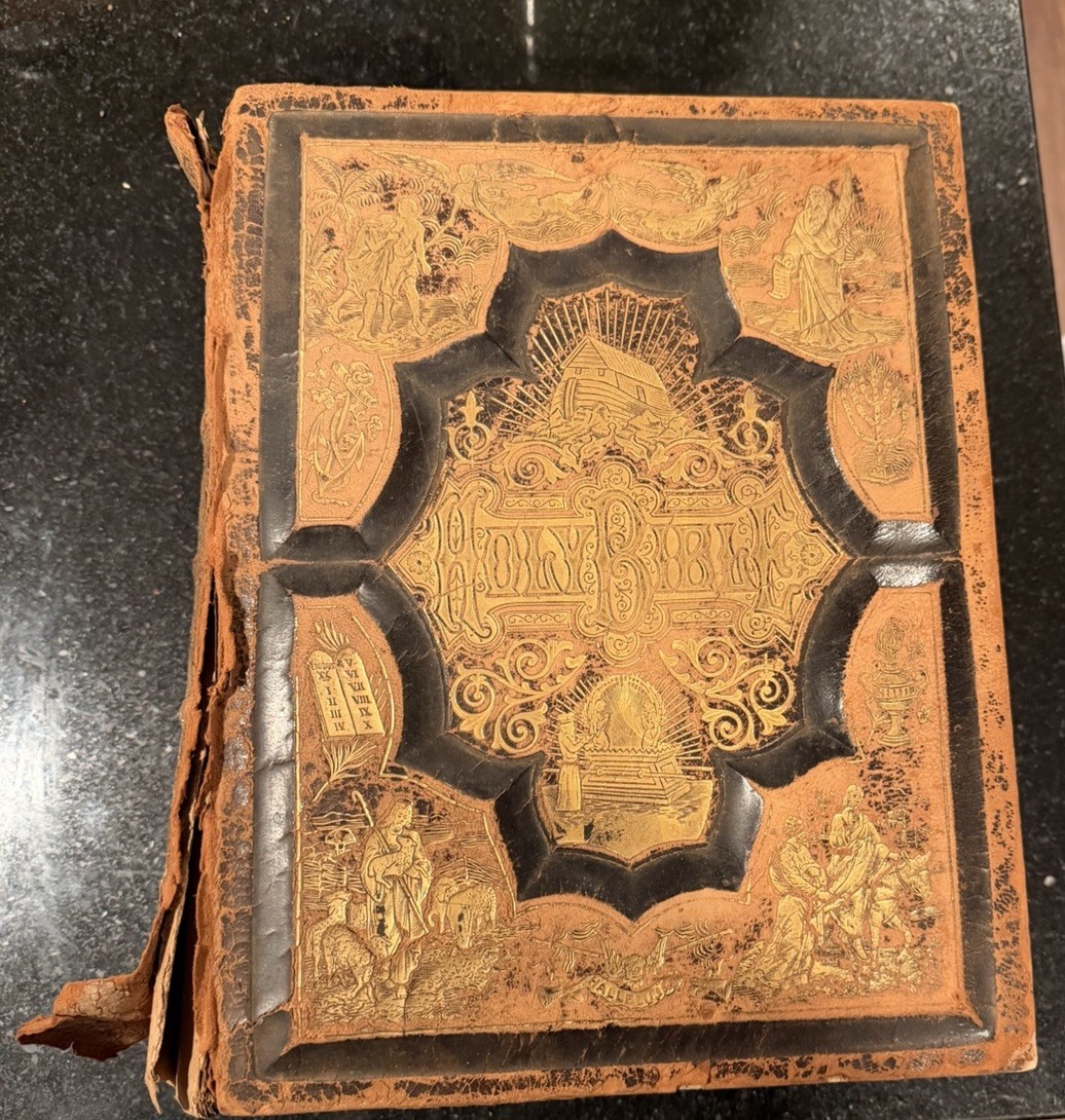Antique A.J. Holman Pronouncing Parallel Family Bible 1890s Antique A.J. Holman Pronouncing Parallel Family Bible 1890s