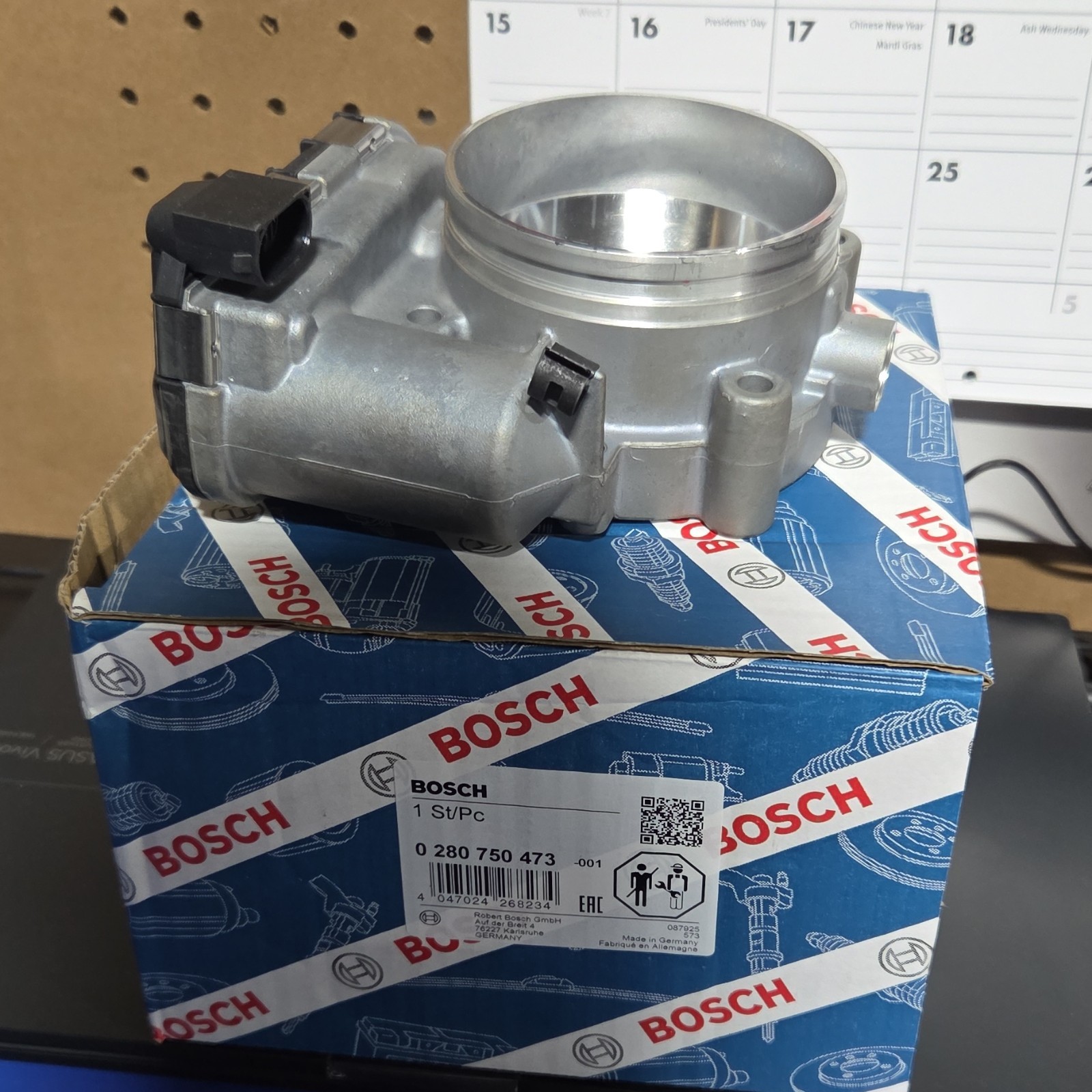 OEM Bosch 0280750473 Throttle Valve Assembly Throttle Body 82 mm For Porsche OEM Bosch 0280750473 Throttle Valve Assembly Throttle Body 82 mm For Porsche