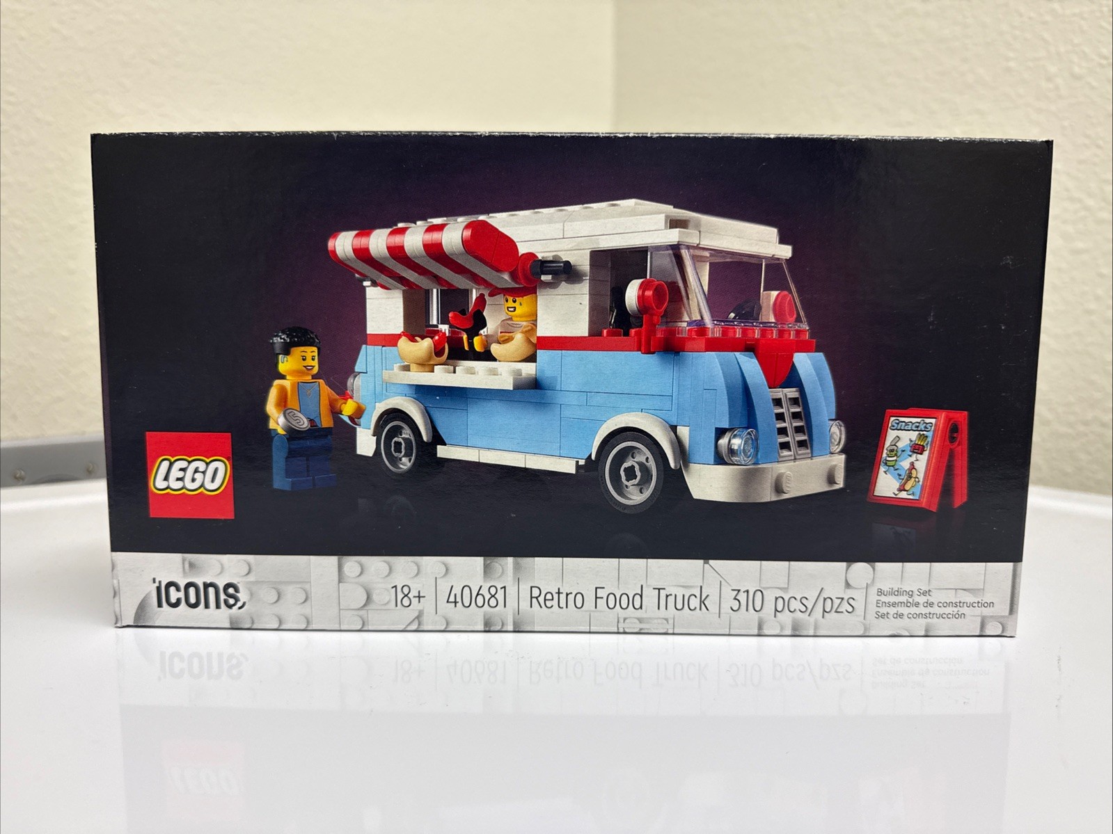 LEGO Icons: Retro Food Truck (40681)