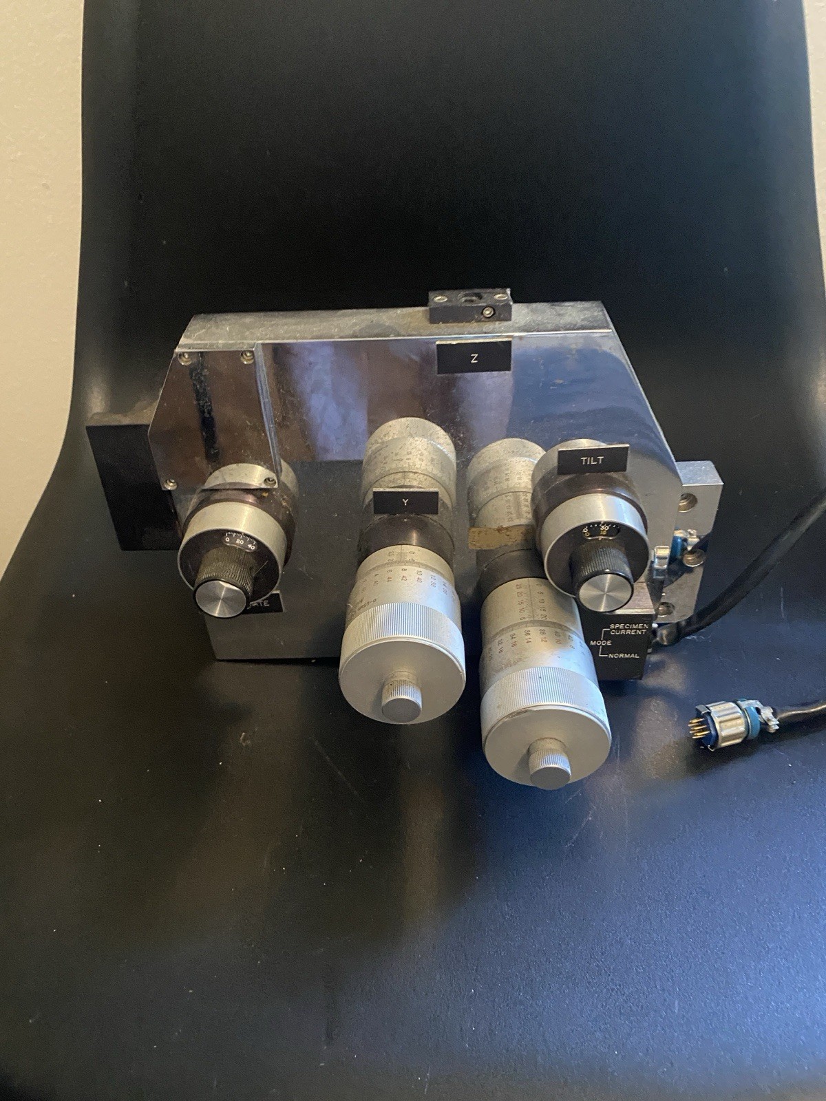 Sutter Instruments MP-85 Micromanipulator. Desk Art Cool Rare Collection Piece Sutter Instruments MP-85 Micromanipulator. Desk Art Cool Rare Collection Piece