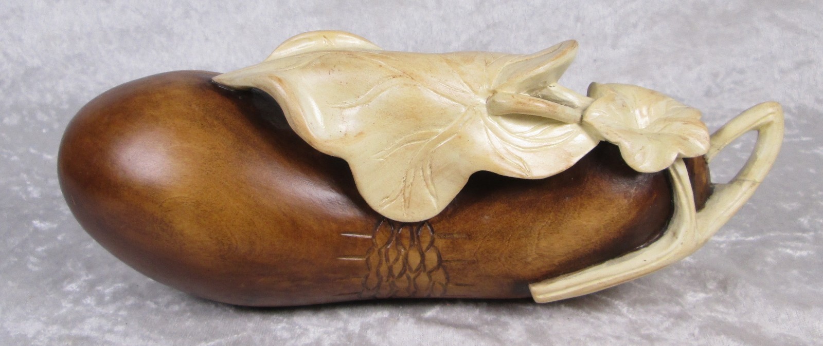Japanese Wooden Hand Carved Gourd Treasure Box with Leaves 9-1/2 inch Vintage