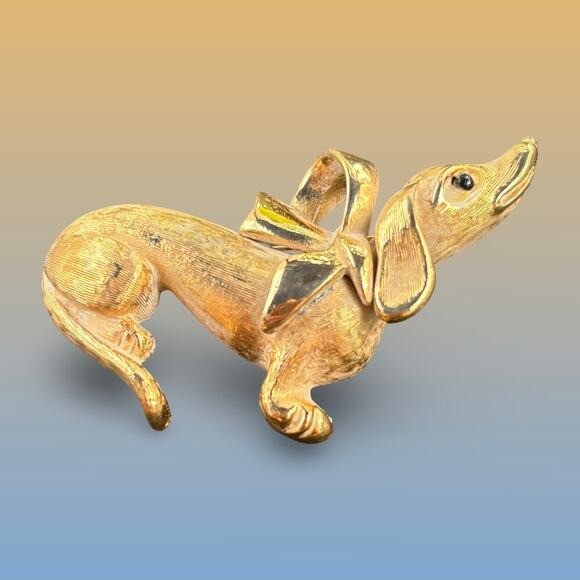 Monet Dachshund Dog Brooch Gold Tone Wiener Puppy Pin Mid Century Vintage