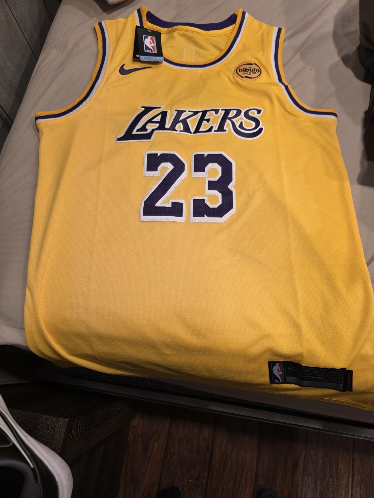 Nike LeBron James Lakers Jersey Size Large And 2020 Champioship Ring. Check Pics