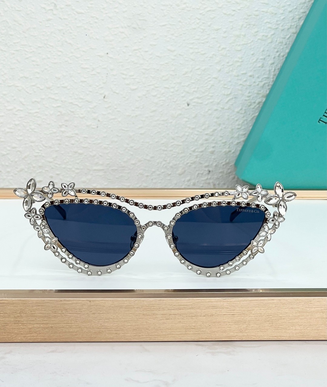 Tiffany & Co. TF3106BK Silver Cat Eye Sunglasses 52-18-138 Blue Lens Floral