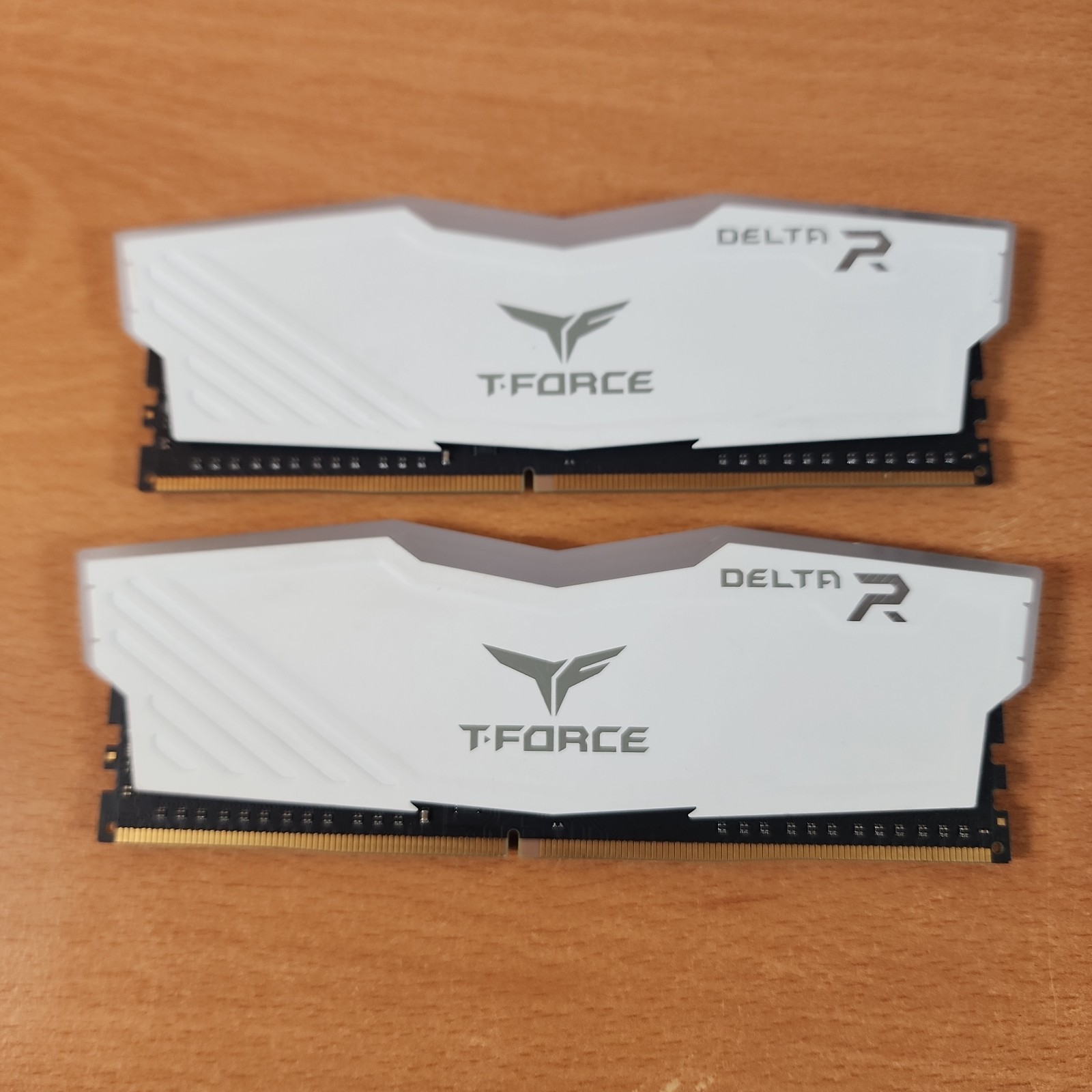 🔥 16GB Total (2x8GB) TeamGroup T-Force Delta RGBRAM DDR4 3600MHz White
