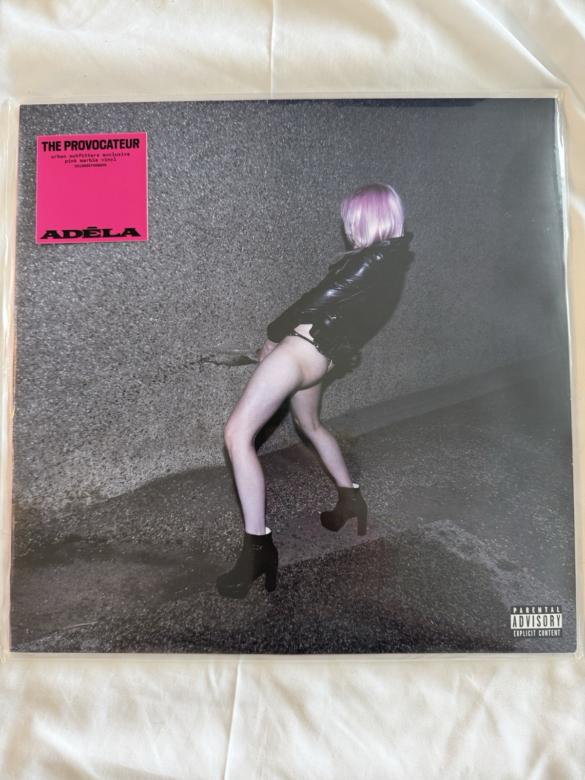 ADÉLA - The Provocateur Urban Outfitters exclusive Vinyl (See description) ADÉLA - The Provocateur Urban Outfitters exclusive Vinyl (See description)