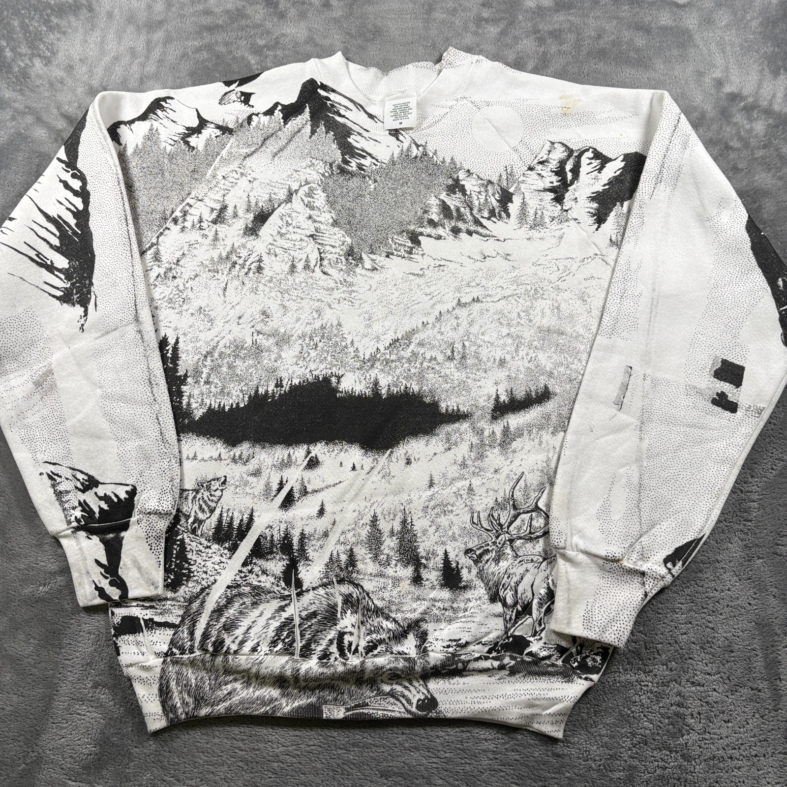 Vintage 90s AOP Wolf Elk Mountain Sweatshirt Mens Medium Nature All Over Print