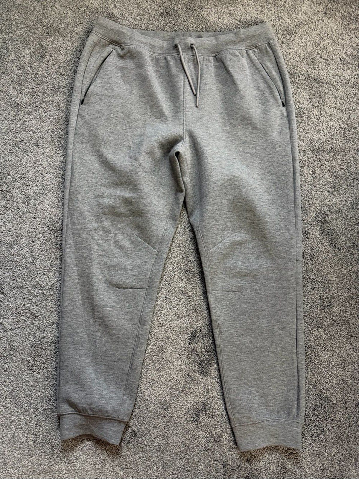 New men’s VRST joggers