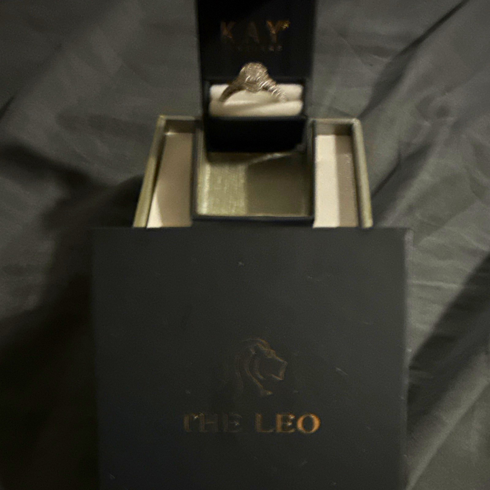 Kay Jewelers THE LEO Oval Halo Diamond Engagement Ring 14k White Gold Sz 7 Kay Jewelers THE LEO Oval Halo Diamond Engagement Ring 14k White Gold Sz 7