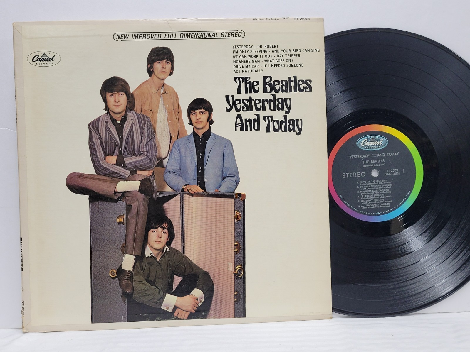 THE BEATLES Yesterday and Today 1966 LP Capitol ST 2553 RAINBOW Colorband